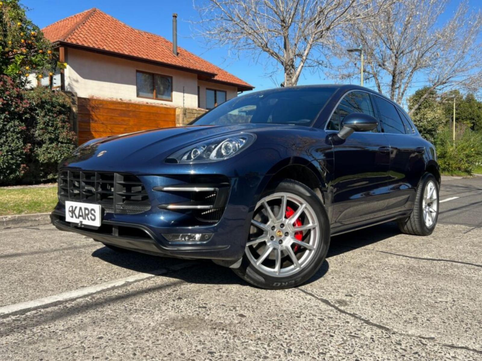 PORSCHE MACAN