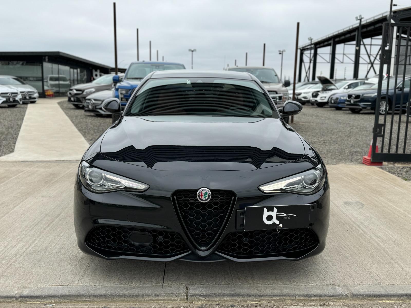 ALFA ROMEO GIULIA ALFA ROMERO GIULIA 2022 IMPECABLE / MANTENCIONES AL DÍA / - FULL MOTOR