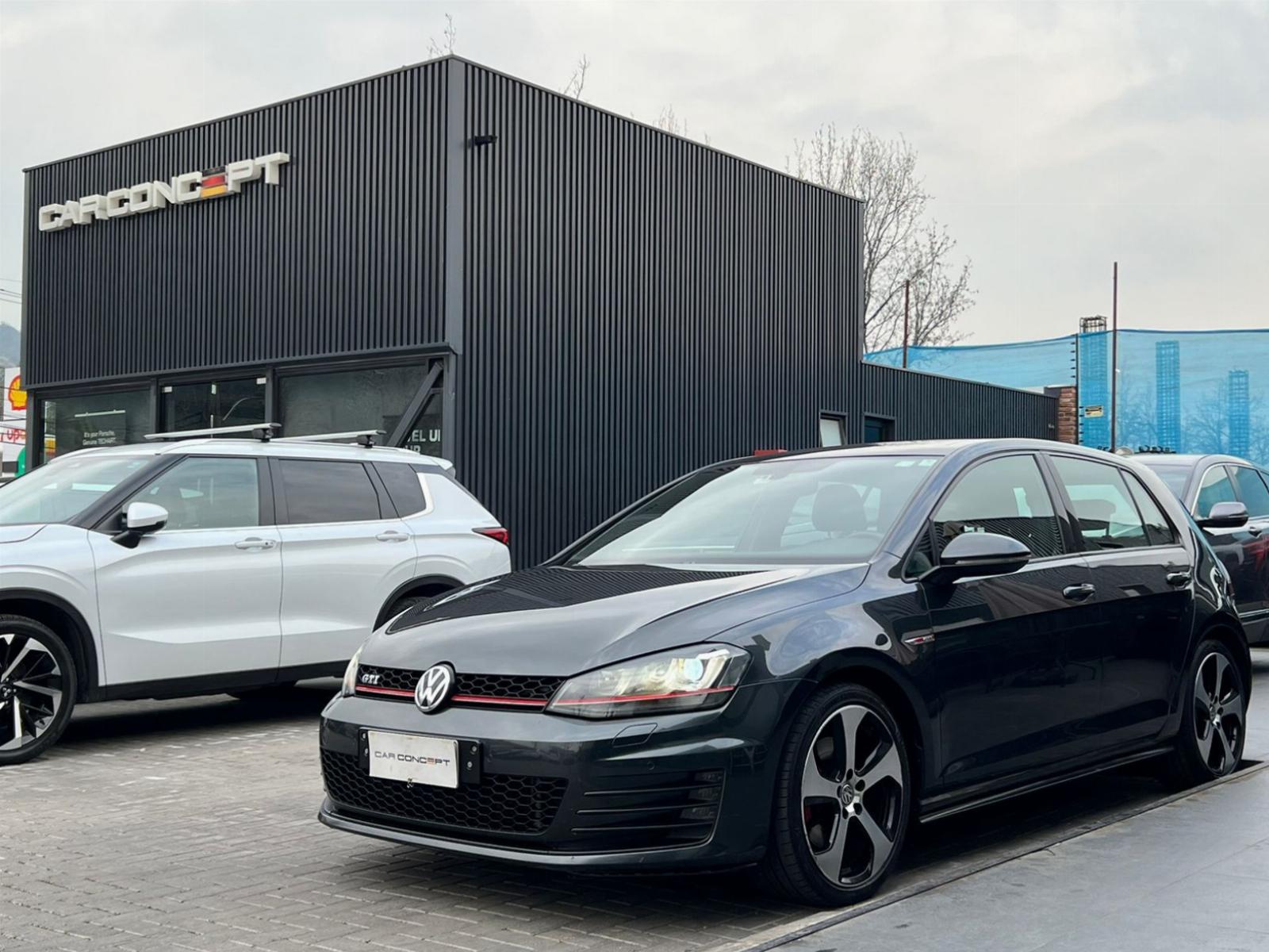 VOLKSWAGEN GTI 2.0 DSG 2018 MANTENIMIENTO EN LA MARCA - 