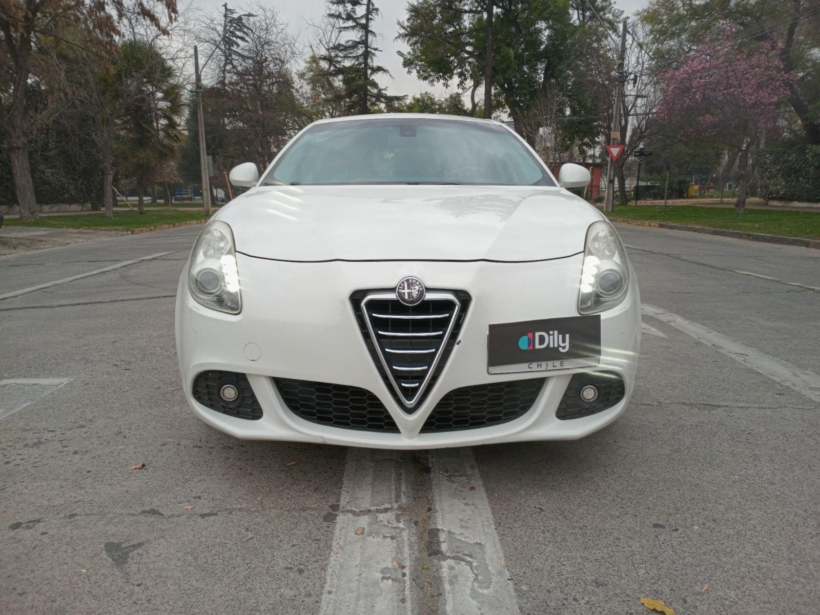 ALFA ROMEO GIULIETTA GIULIETTA DISTINCTIVE 1.4 TURBO 2013 FULL CUERO 6 AIRBAG CARPLAY AIRE MANTENCIONES - Automoviles El Golf