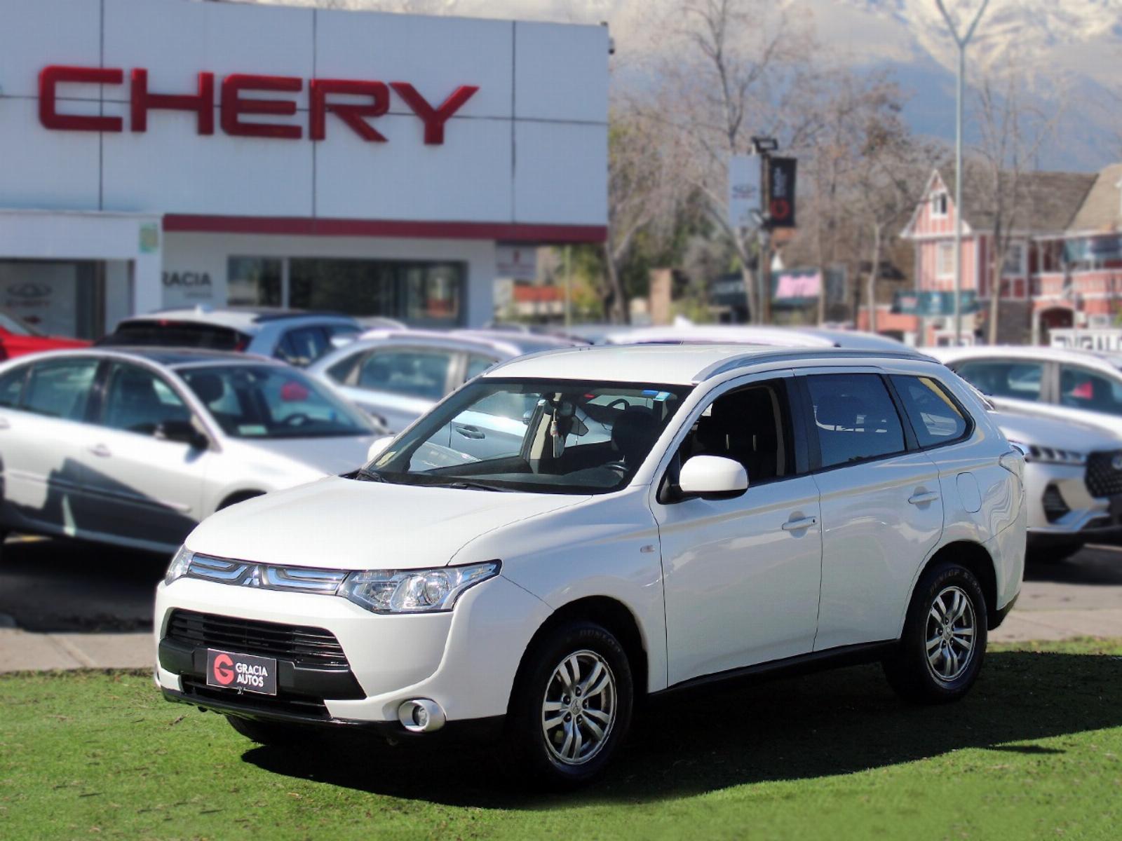 MITSUBISHI OUTLANDER 2.0 AT 2015  - GRACIA AUTOS