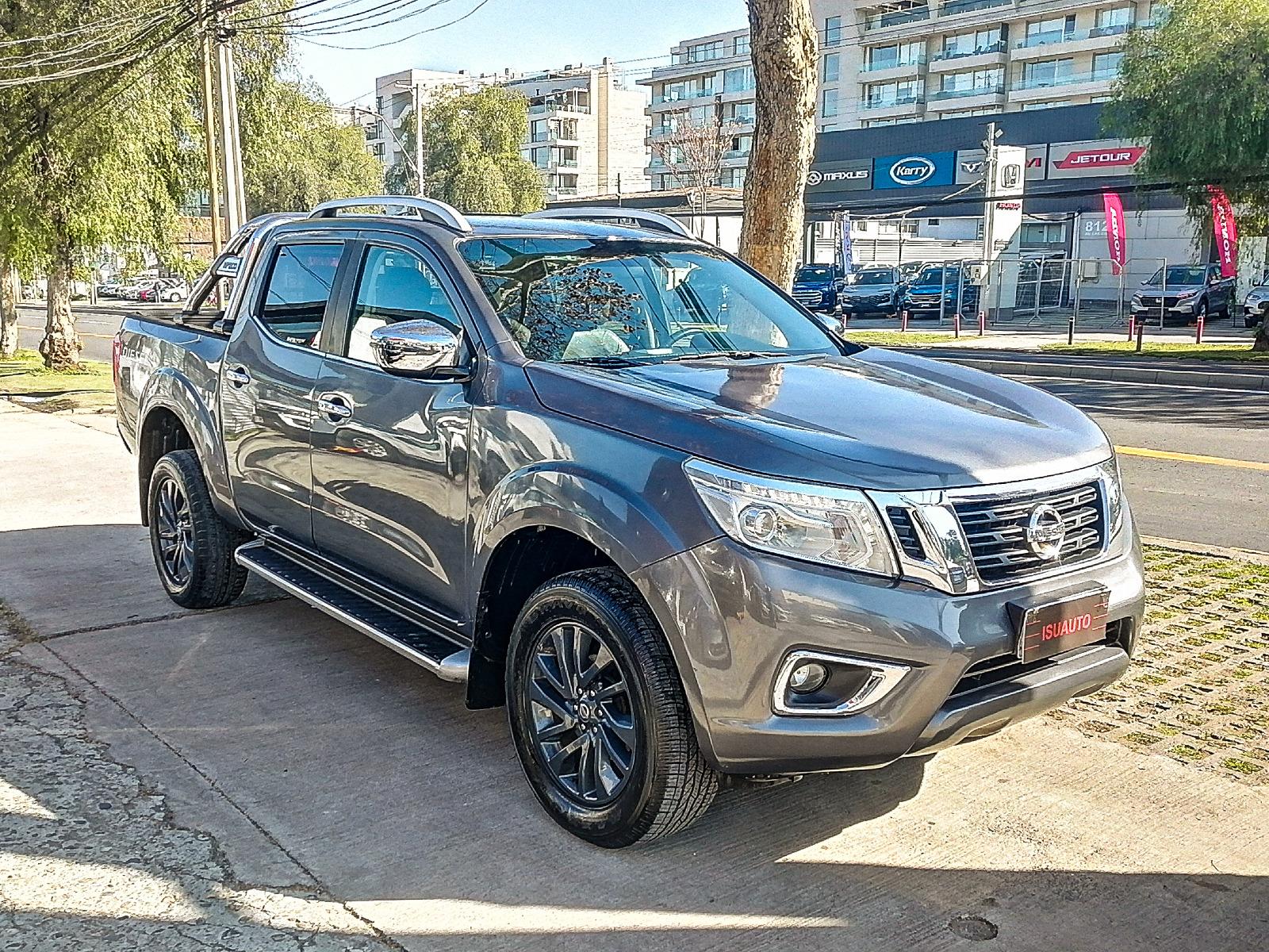 NISSAN NP300 DCAB LE 4WD 2.3 Mec 2019 Diésel, full equipada  - ISU AUTOS