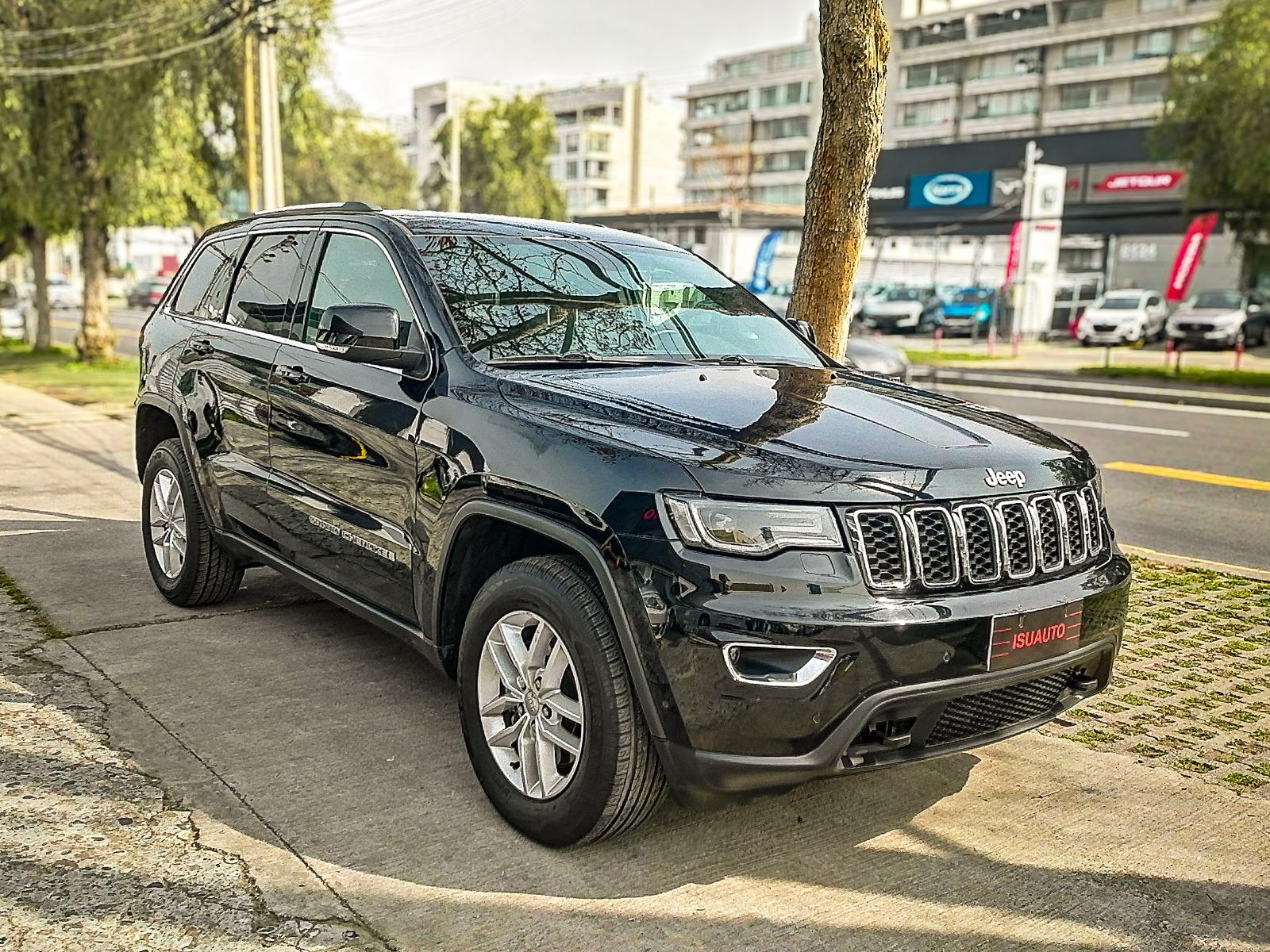 JEEP GRAND CHEROKEE 4x2 Laredo 3.6 Aut 2018 Recibo vehículo - ISU AUTOS