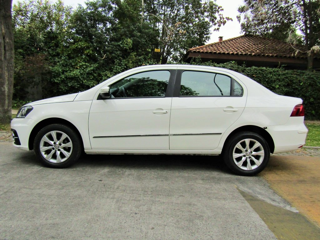 VOLKSWAGEN VOYAGE 1.6 sedan 2018  - JULIO INFANTE