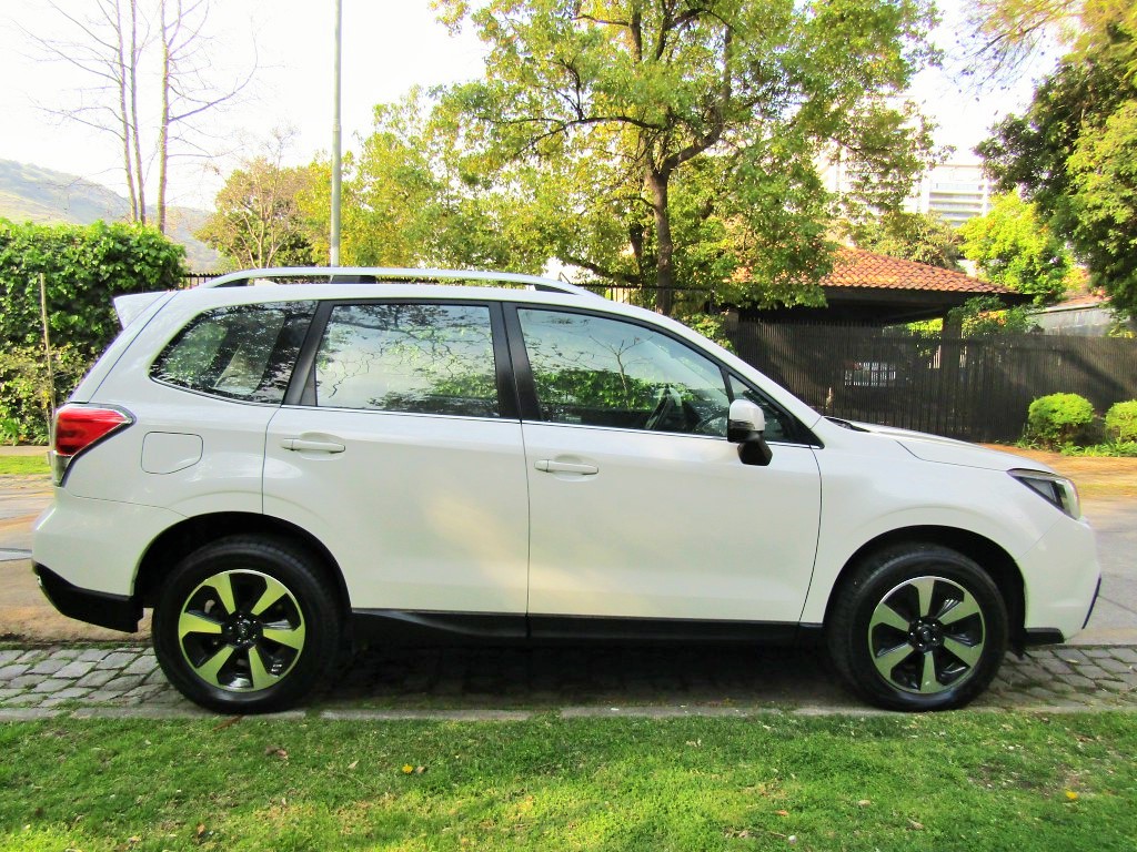 SUBARU FORESTER 2.0 4x4 Autom.  2018 1 dueña. 9.500 kim.ñ uso por año. Perfecto estado - JULIO INFANTE