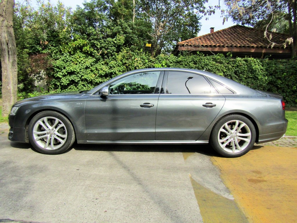 AUDI S8 TFSI 4.0 Bi turbo 519 hp.  2016 Quattro, 2 dueños, Mantencion zentrum al dia.  - JULIO INFANTE