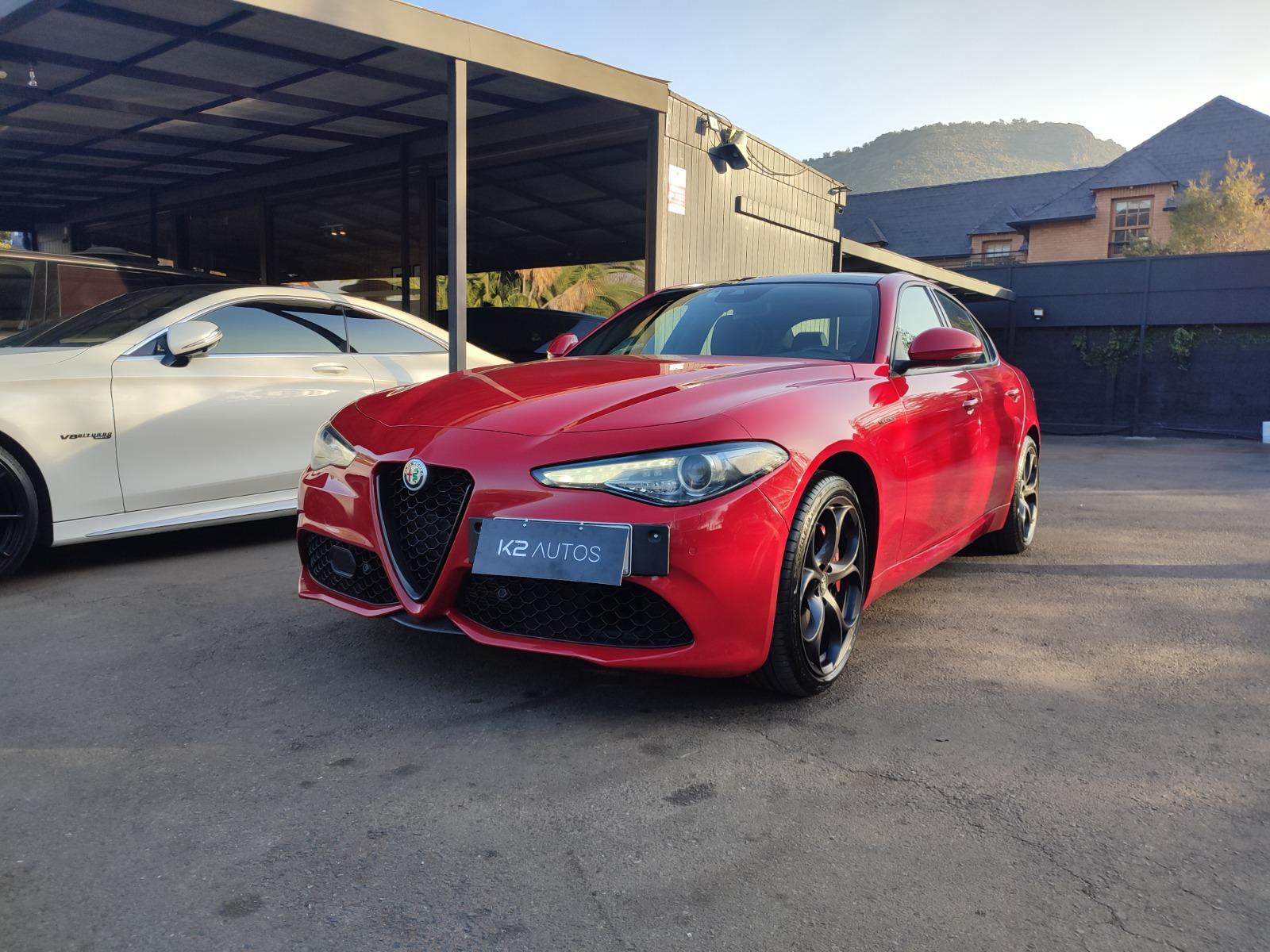 ALFA ROMEO GIULIA VELOCE 2.0 TURBO 280 HP 2022 EXCELENTE ESTADO - FULL MOTOR