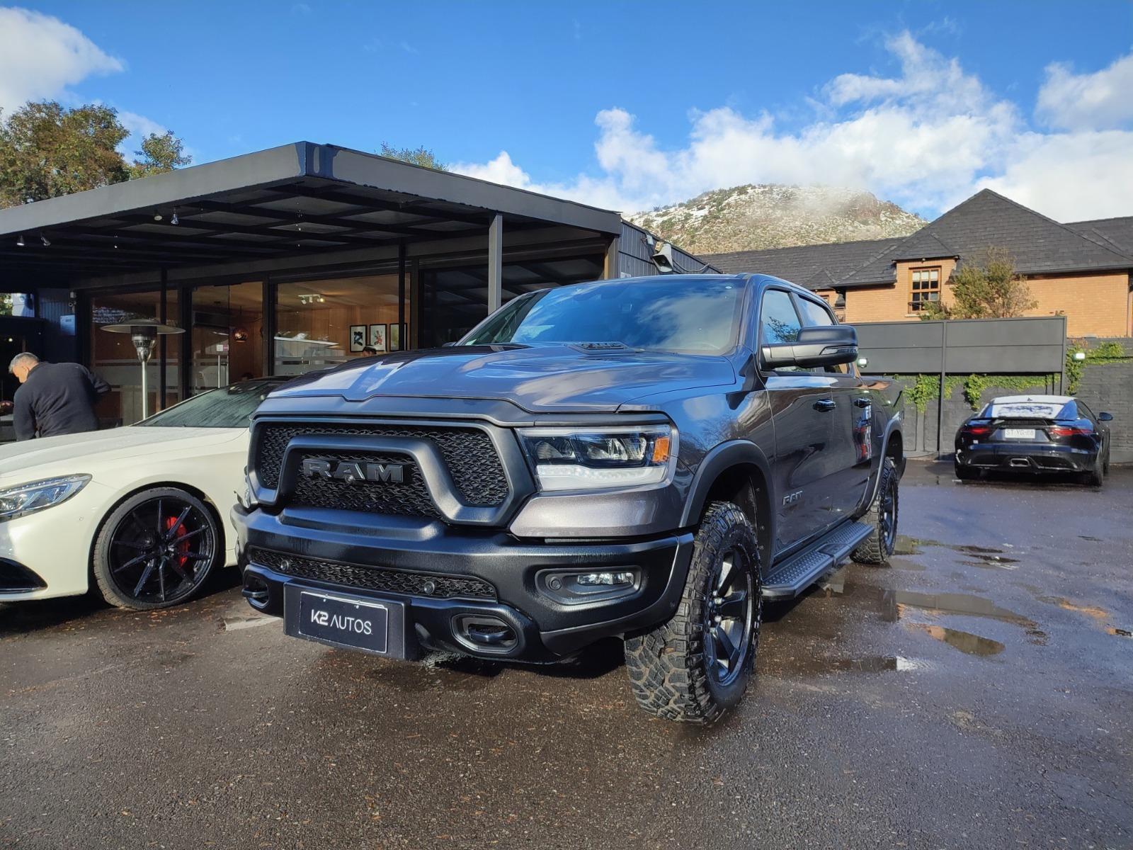 RAM 1500 REBEL HEMI 5.7 4WD 2024 CREW CAB, COMO NUEVO - K2 AUTOS