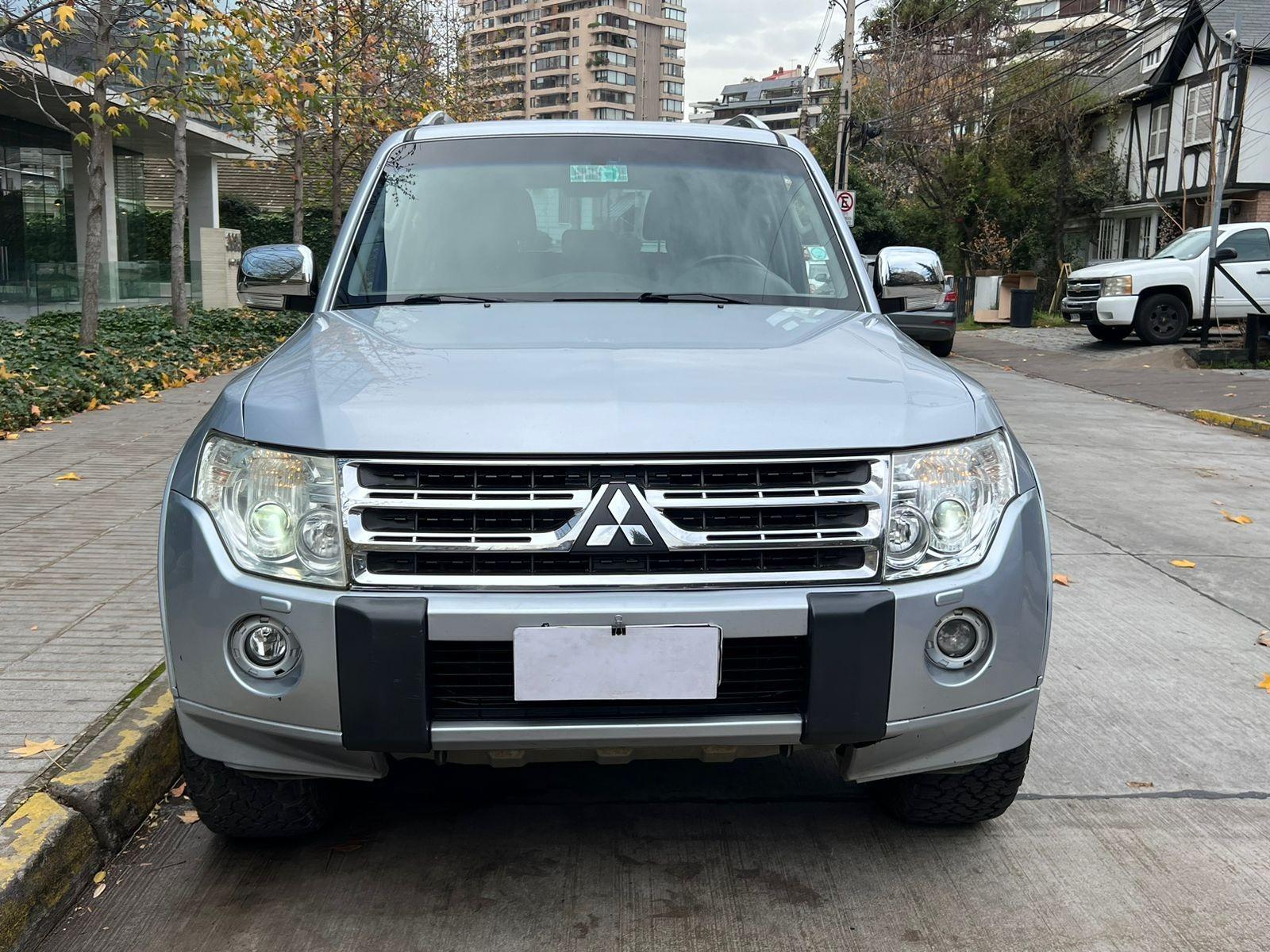 MITSUBISHI MONTERO GLS 3.8 2011 TRES CORRIDAS DE ASIENTOS - LEVEL AUTOS