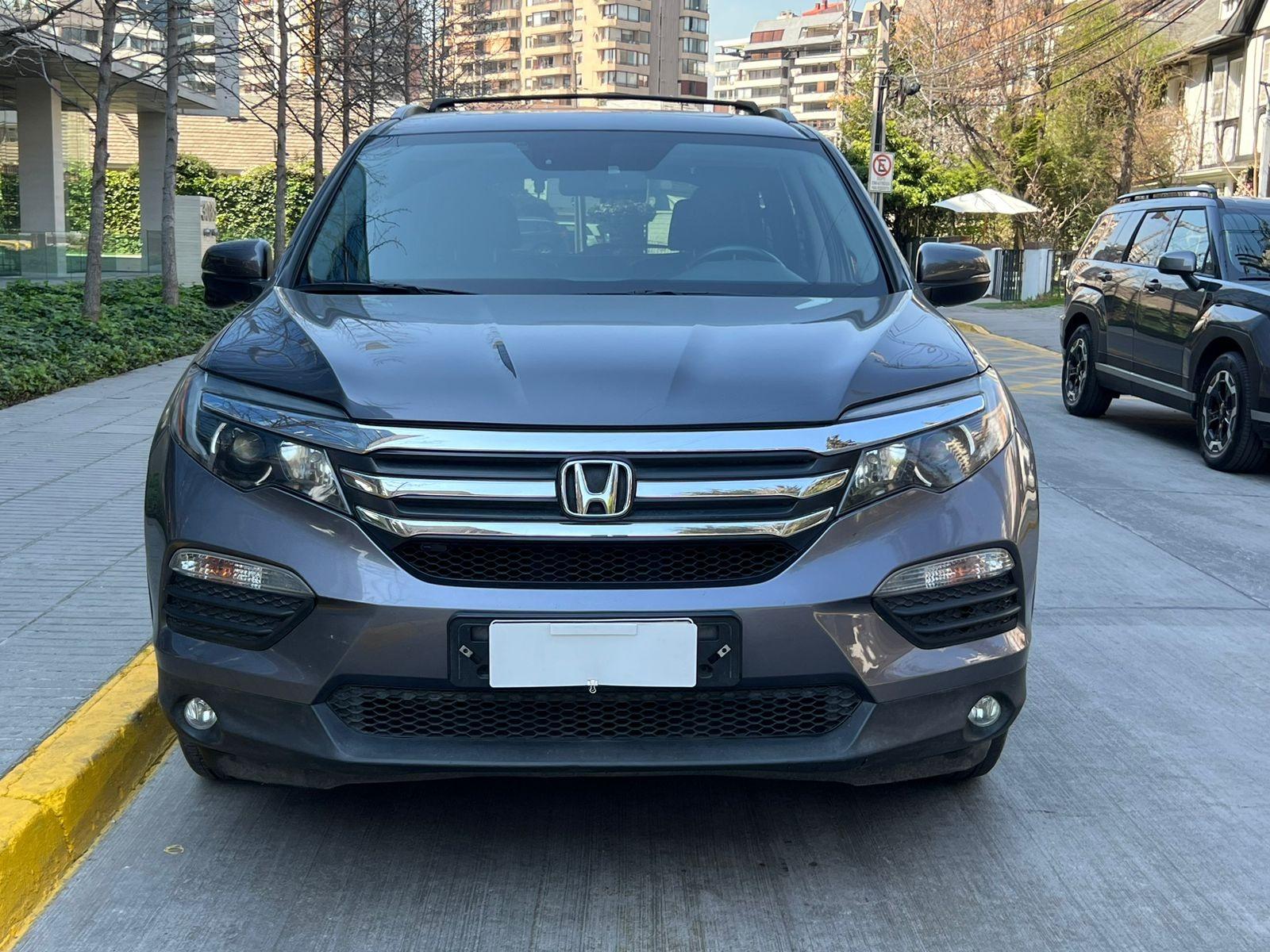 HONDA PILOT TOURING 4X4 2018 TRES CORRIDAS DE ASIENTOS - LEVEL AUTOS