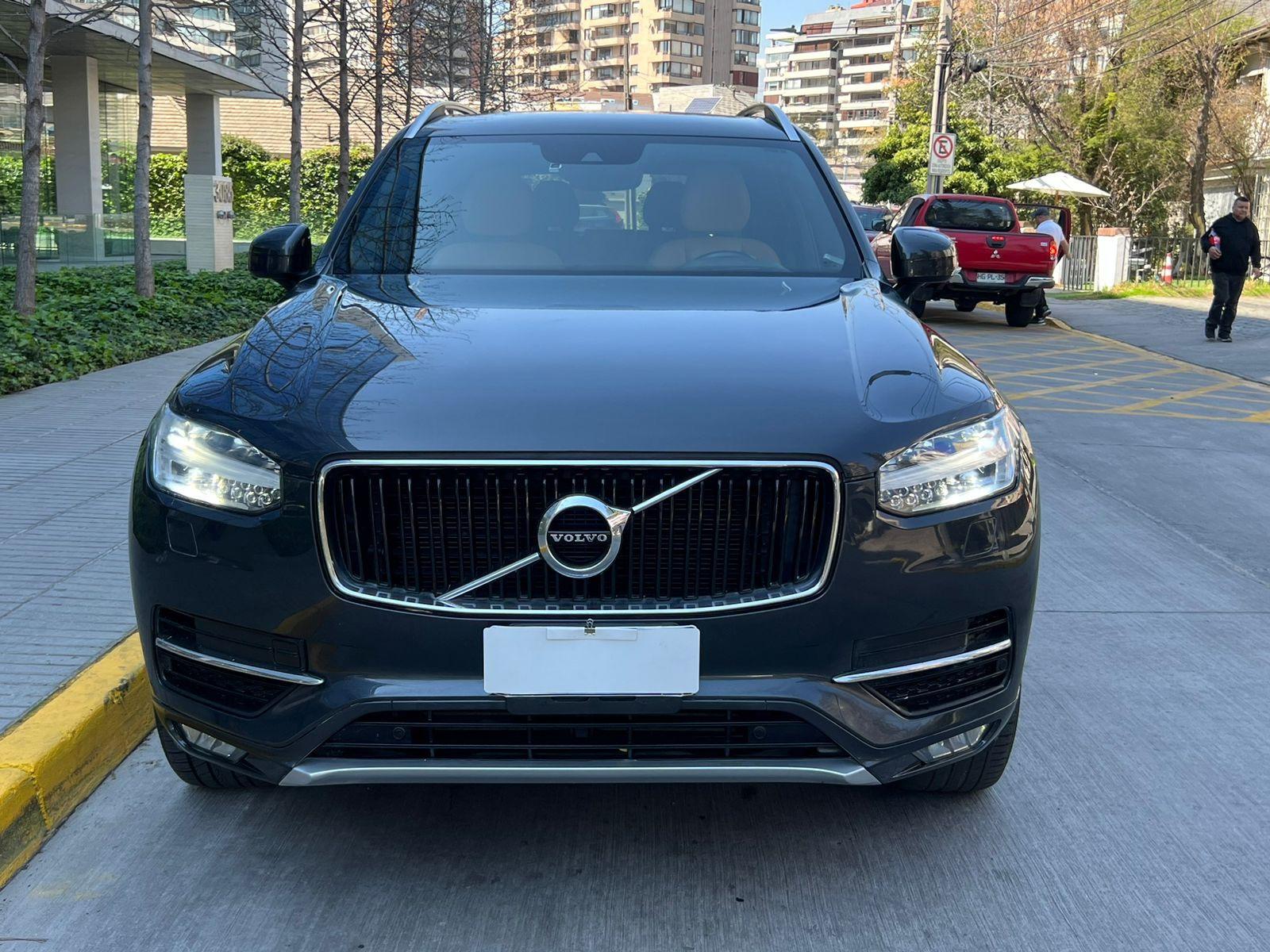 VOLVO XC90 T5 KINETIC 2018 TRES CORRIDAS DE ASIENTOS - LEVEL AUTOS