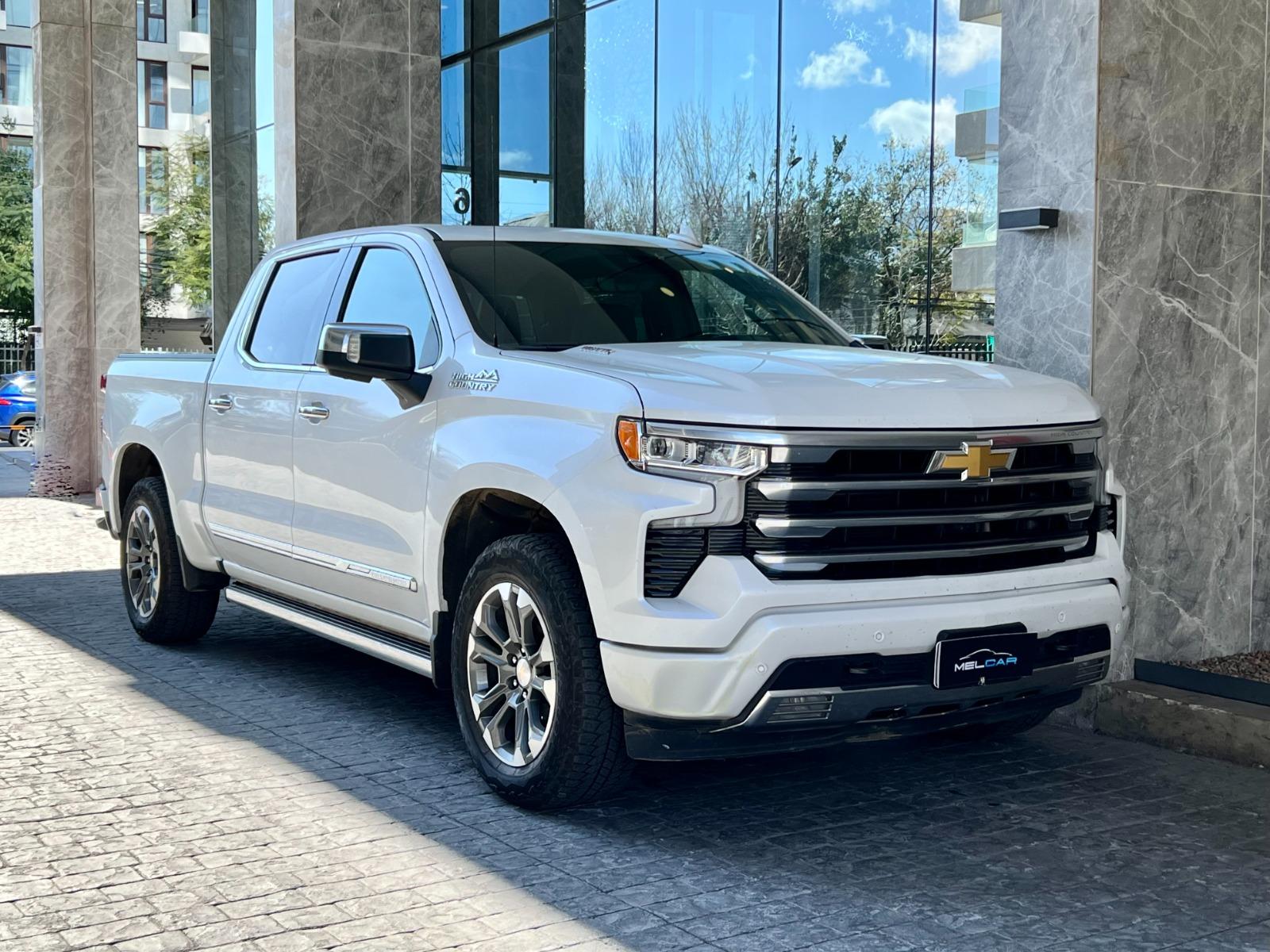 CHEVROLET SILVERADO HIGH COUNTRY DIESEL 2023 MANTENIMIENTO EN LA MARCA UN DUEÑO - MELCAR