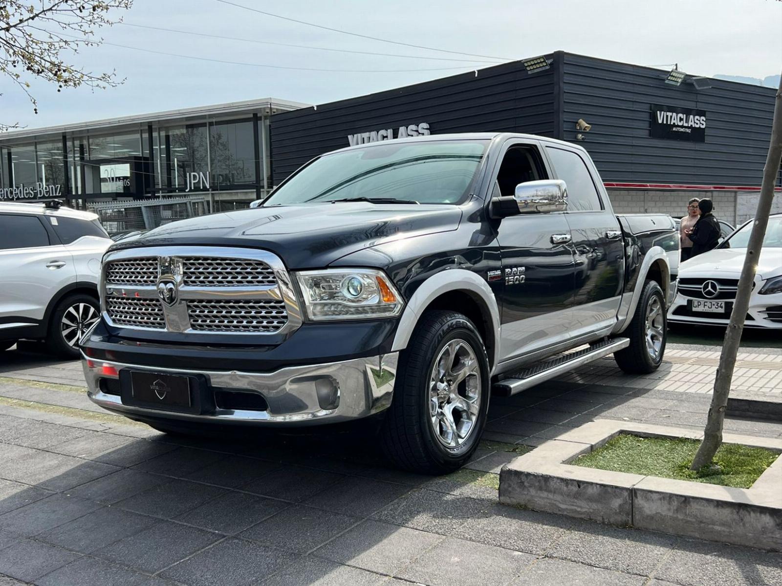 RAM 1500 LARAMIE  2018 EXE HEMI 5.7 - VitaClass