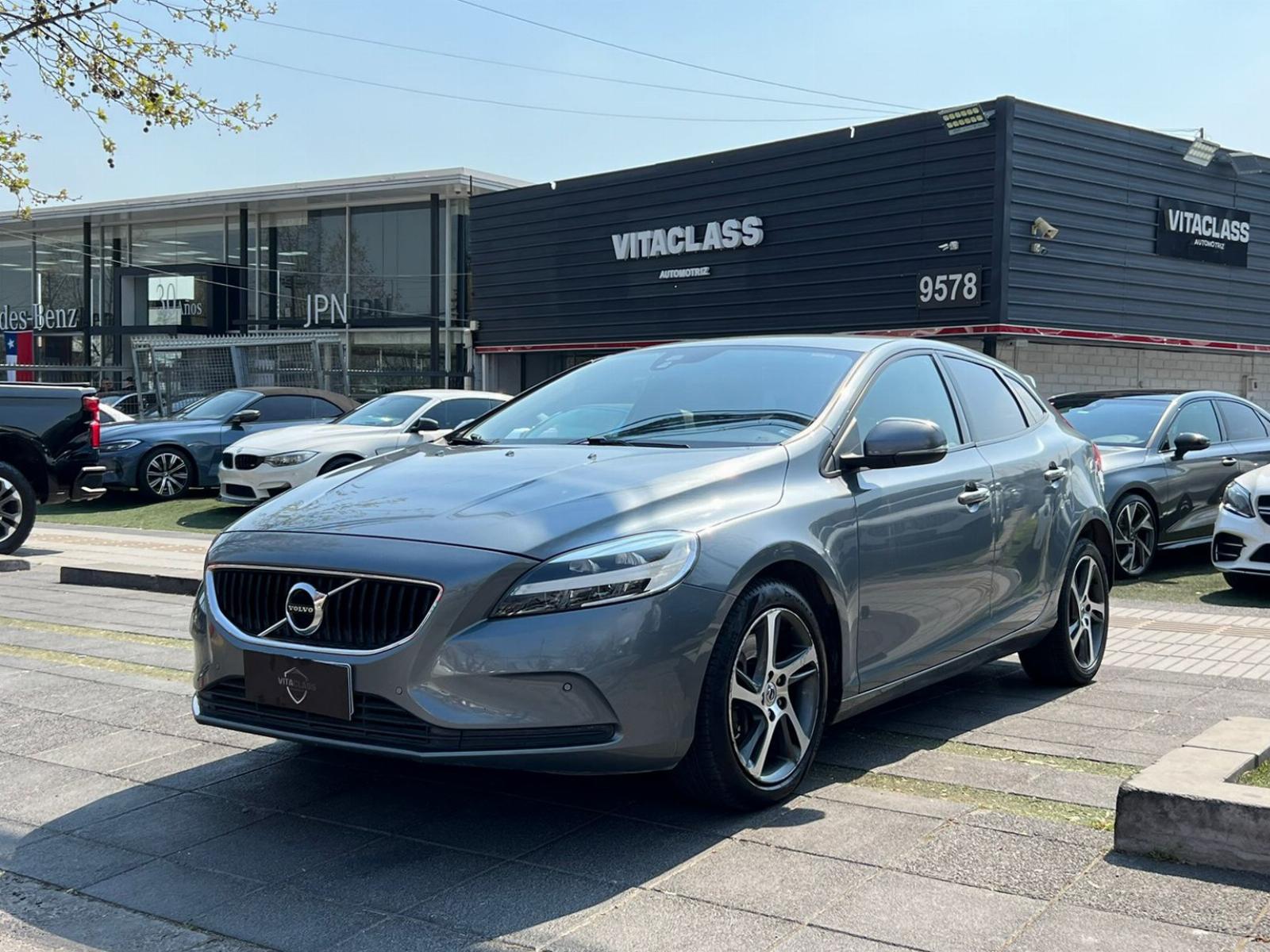 VOLVO V40 T4 2019 2.000 CC TURBO - VitaClass