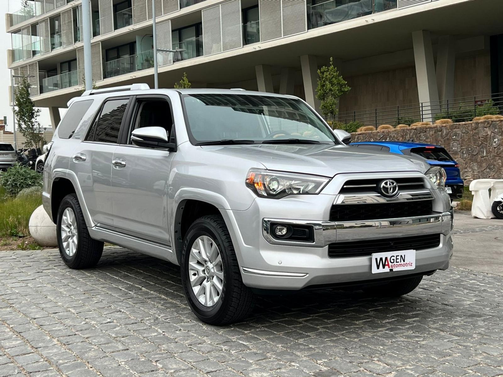 TOYOTA 4 RUNNER LIMITED 4X4 2024 UN DUEÑO GARANTÍA DE FÁBRICA VIGENTE - 