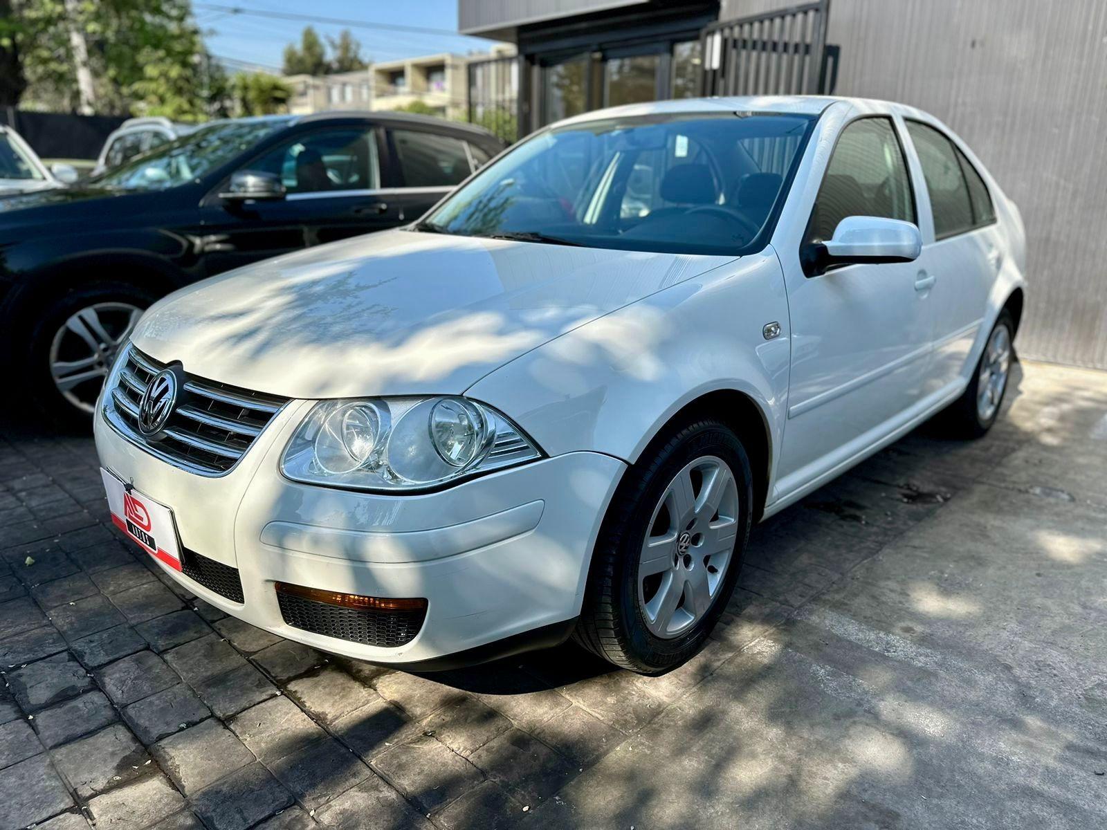 VOLKSWAGEN BORA UN DUEÑO 2008 TRENDLINE 2.0 - FULL MOTOR