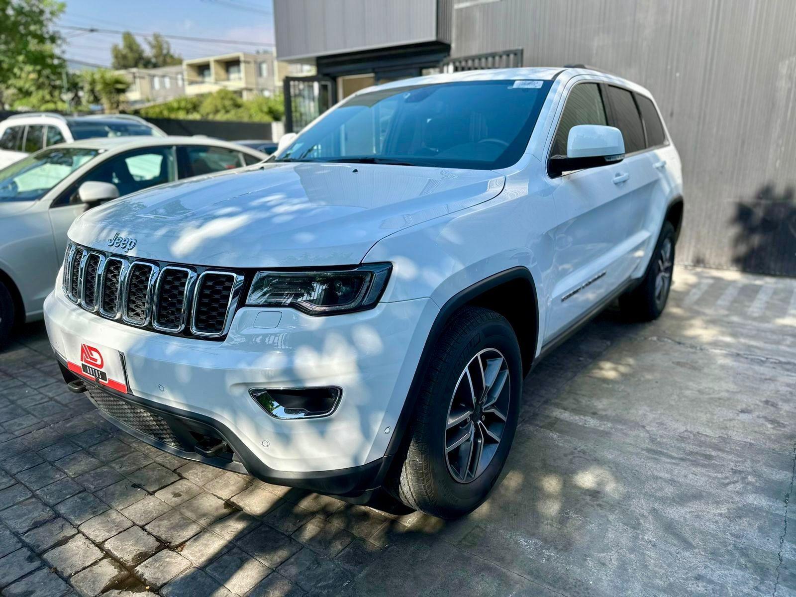 JEEP GRAND CHEROKEE LAREDO  2022 3.600 CC - Automotora La Dehesa