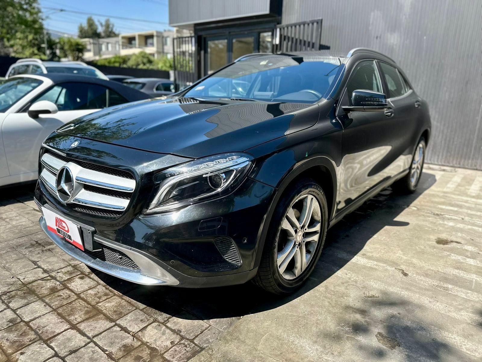 MERCEDES-BENZ GLA 200 1.6 TURBO 2017 ÚNICO DUEÑO - Automotora La Dehesa