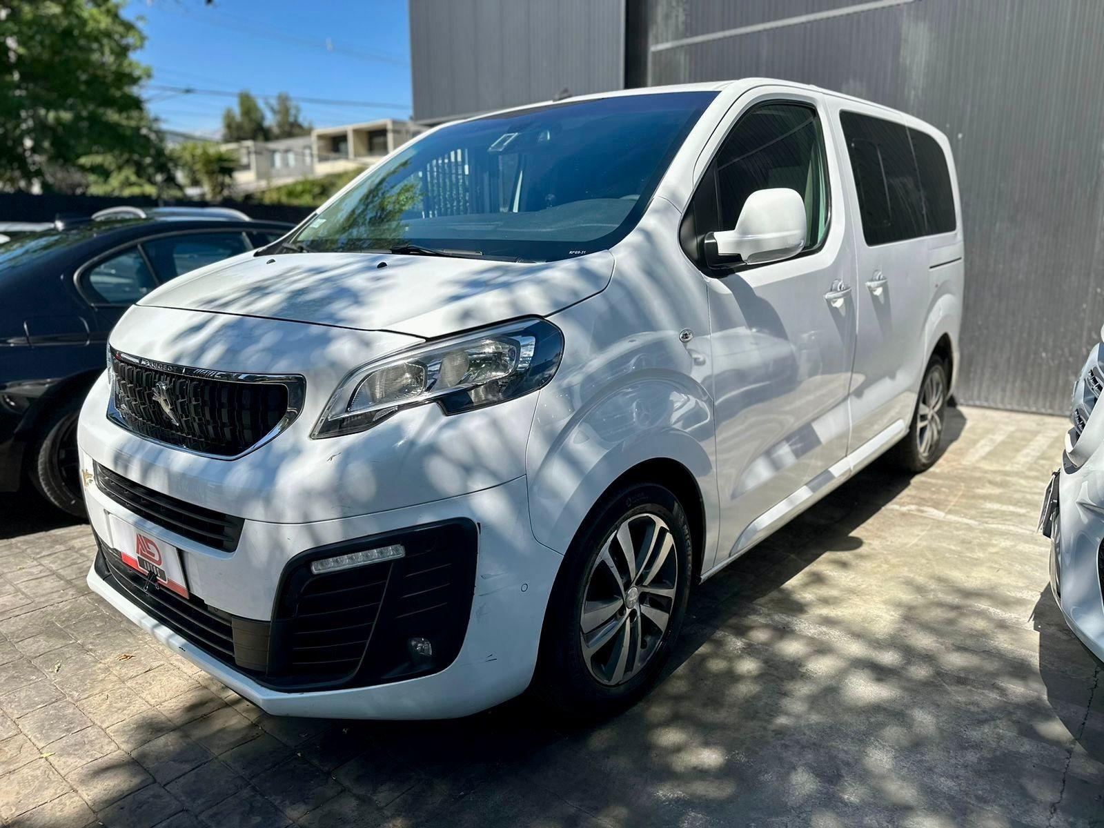 PEUGEOT TRAVELLER DIESEL 2018 TRES CORRIDAS DE ASIENTOS  - Automotora La Dehesa