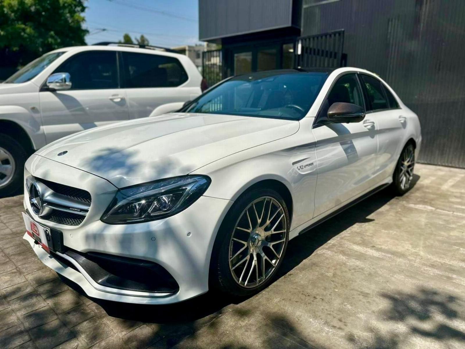 MERCEDES-BENZ C63 AMG V8 BITURBO 2019 SÓLO 18.500 KILÓMETROS - Automotora La Dehesa