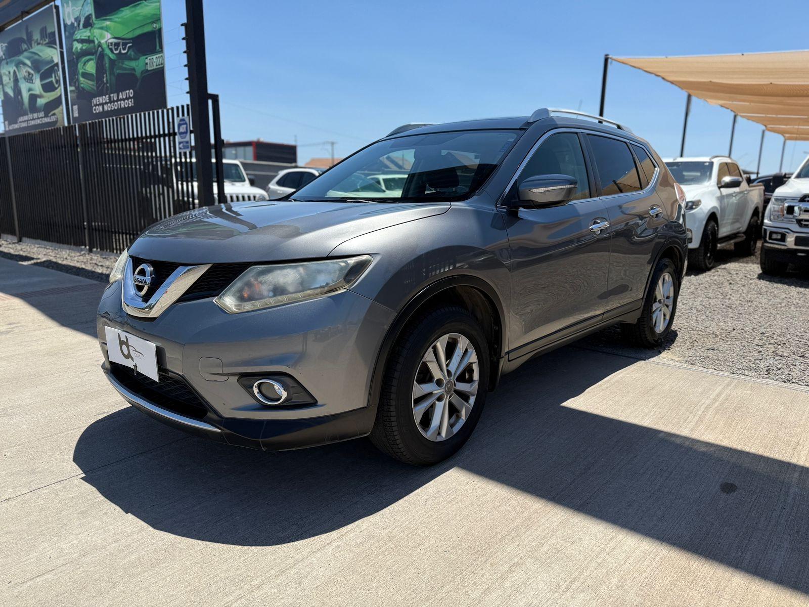 NISSAN X-TRAIL NISSAN X-TRAIL ADVANCE 2.5 AT 2015 BUEN ESTADO - MANTENCIONES AL DÍA  - 