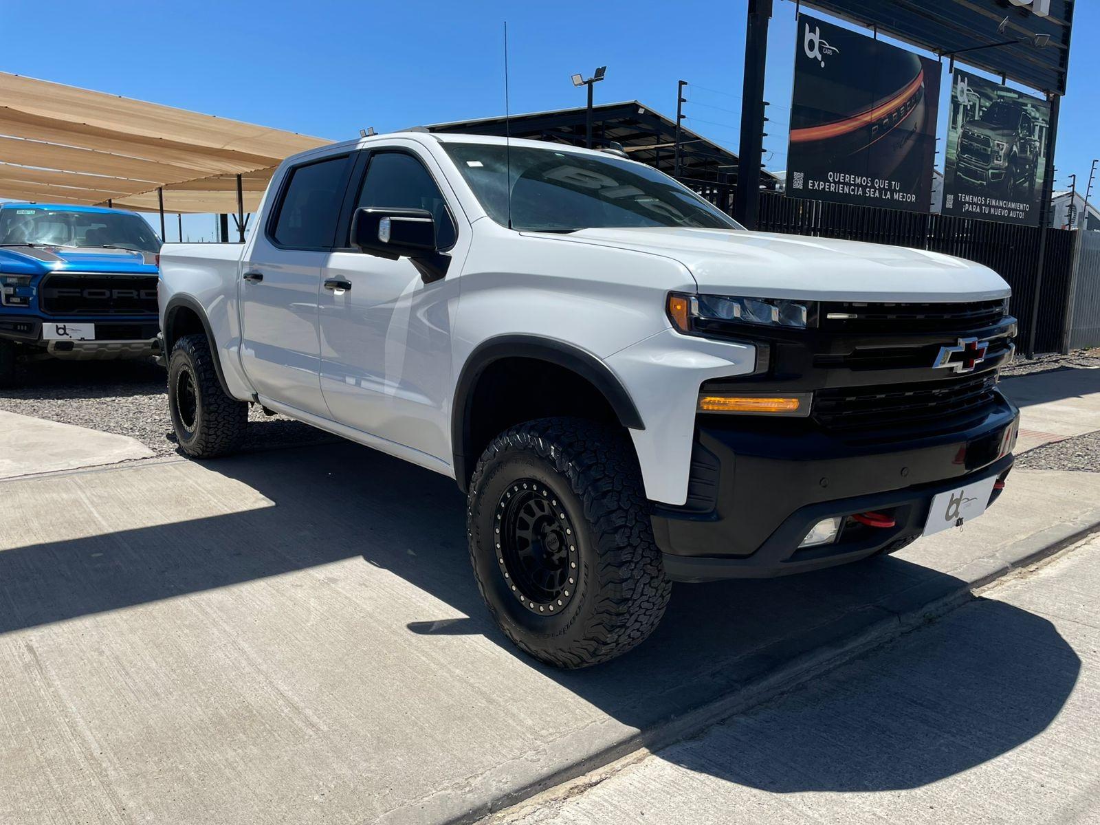 CHEVROLET SILVERADO SILVERADO ZR2 4X4 6.2 AUT 2023 GRAN ESTADO - MANTENCIONES AL DÍA  - BL CARS