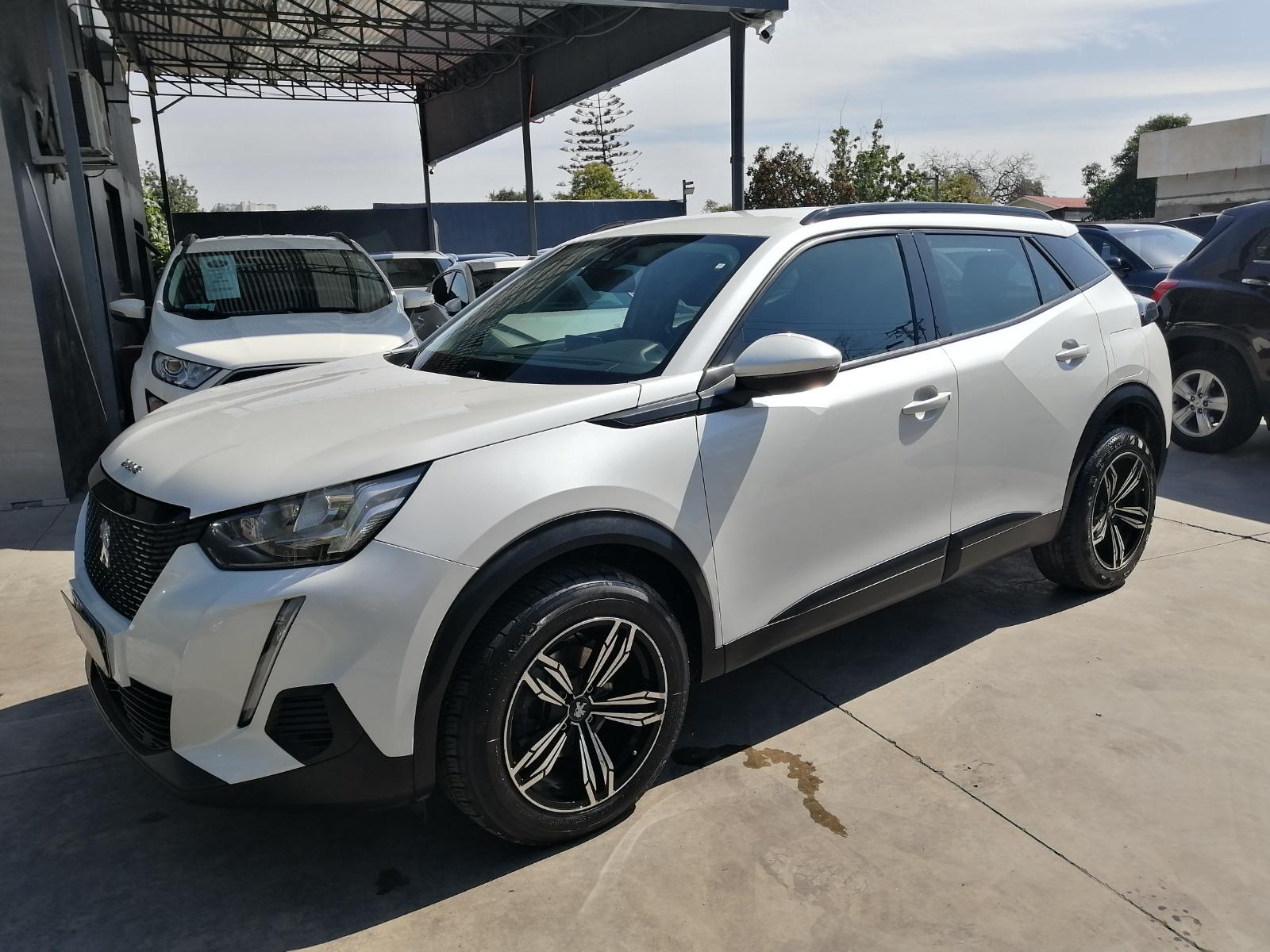 PEUGEOT 2008 PURETECH 1.2 MT BENCINA 2020 BUEN ESTADO, CON SUS 2 LLAVES - CALDO SANTI