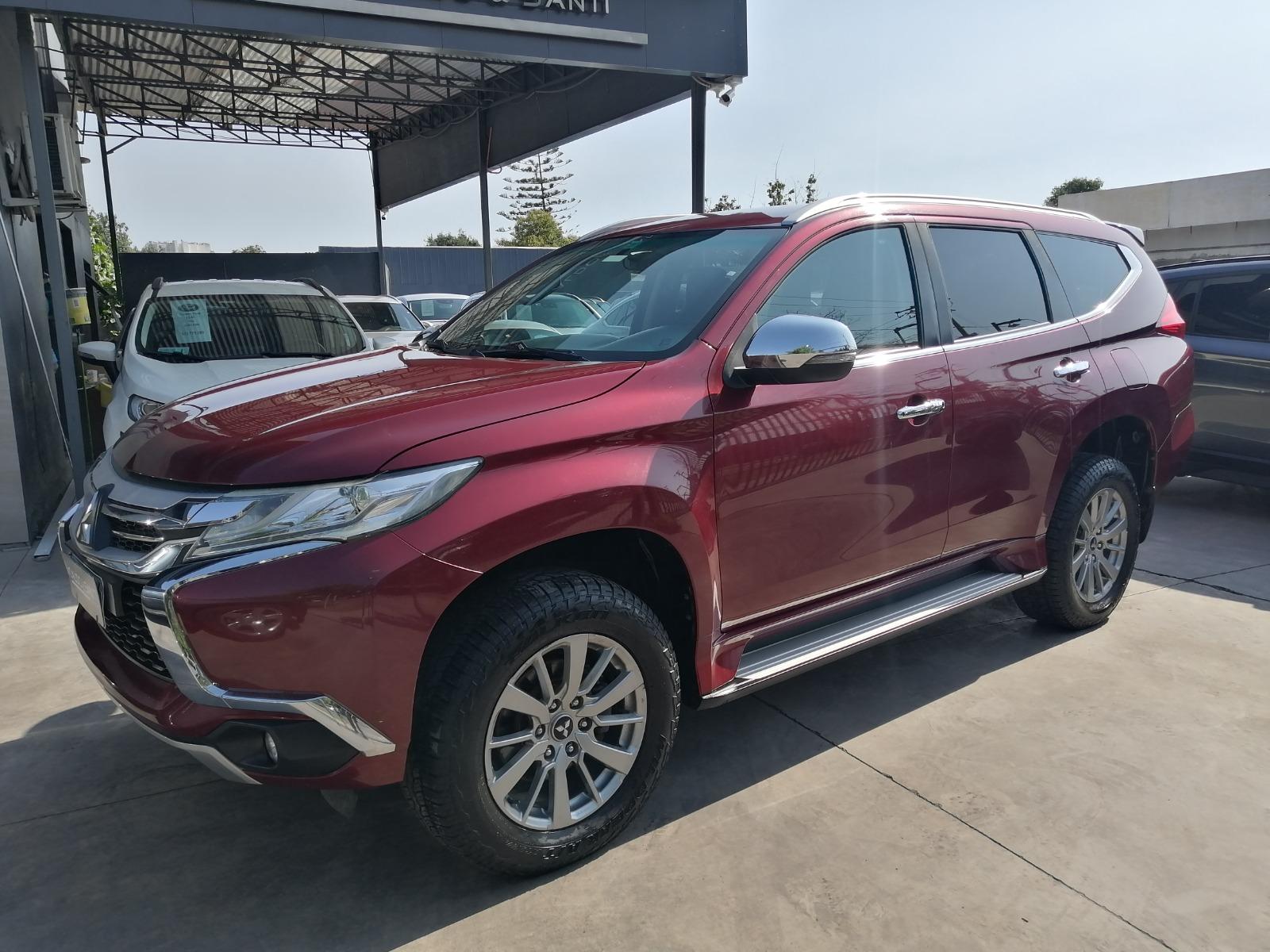 MITSUBISHI MONTERO SPORT 2.4 AT DIESEL 4X2 2018 BUEN ESTADO, CON SUS 2 LLAVES - CALDO SANTI