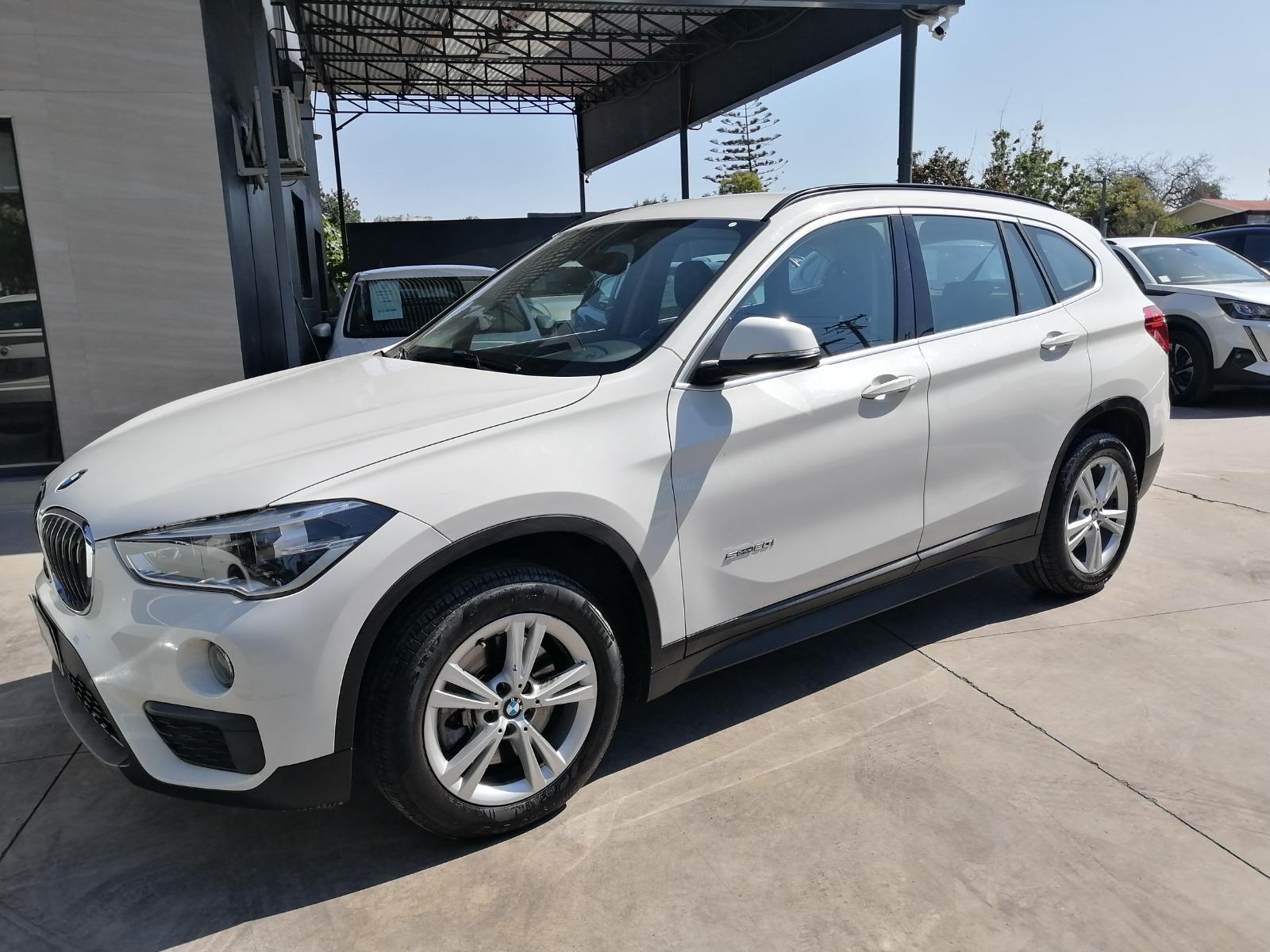 BMW X1 SDRIVE20I 2.0 AT  2017 BUEN ESTADO, CON SUS 2 LLAVES - CALDO SANTI