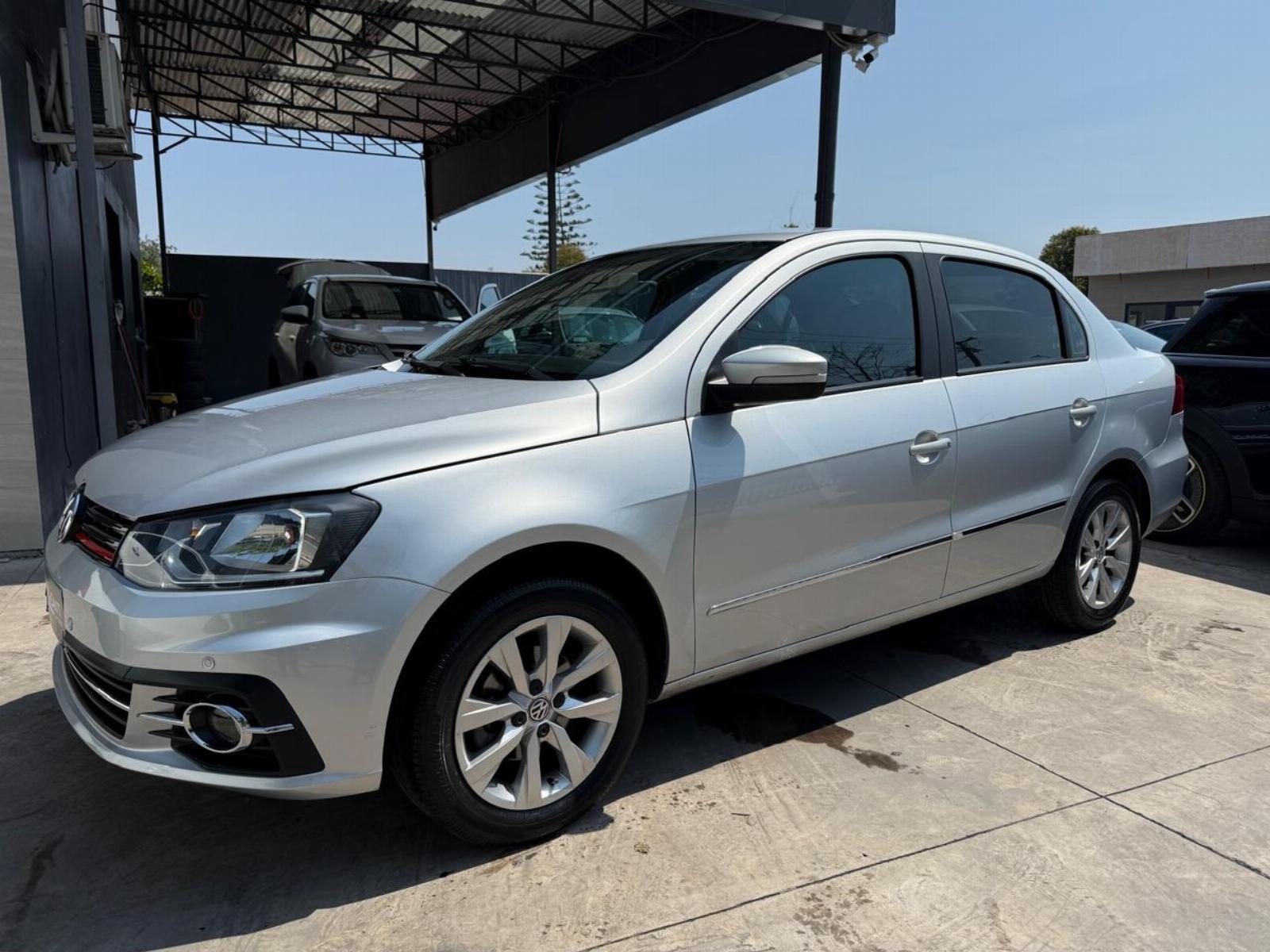 VOLKSWAGEN VOYAGE TRENDLINE 1.6 MECANICO  2019 IMPECABLE ESTADO, CON SUS 2 LLAVES - CALDO SANTI