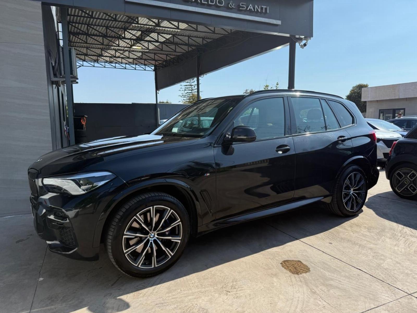 BMW X5 XDRIVE40I SPORT 3.0 AT 4X4 2022 BUEN ESTADO, CON SUS 2 LLAVES - 