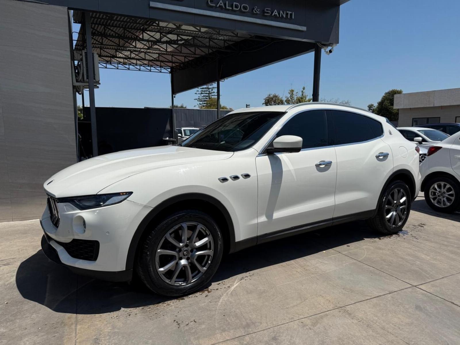 MASERATI LEVANTE Q4 OTTO 4X4 3.0 AT  2022 BUEN ESTADO, MANTENCIONES AL DIA - CALDO SANTI