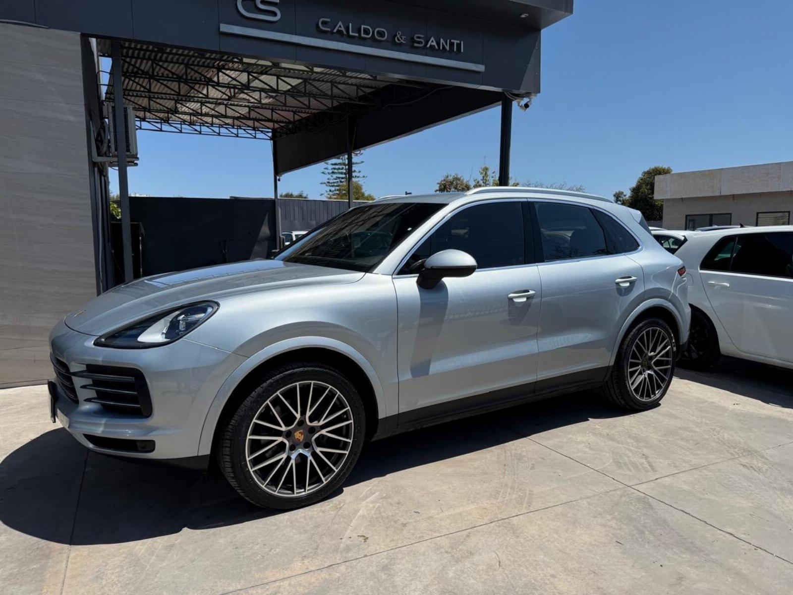 PORSCHE CAYENNE 3.0 AT 4X4 2022 BUEN ESTADO, CON SUS 2 LLAVES - CALDO SANTI