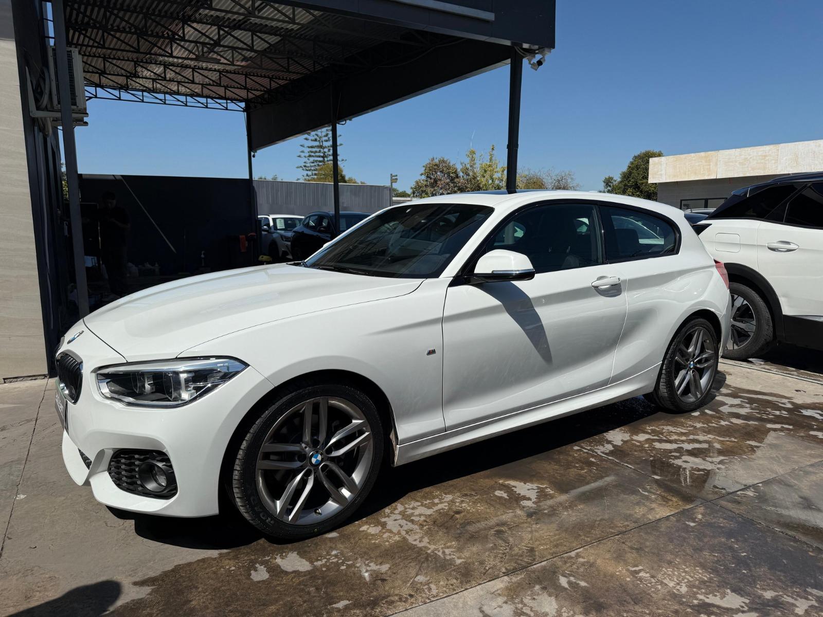 BMW 120 SPORT HB 2.0 AT LOOK M 2020 BUEN ESTADO, CON SUS 2 LLAVES - CALDO SANTI