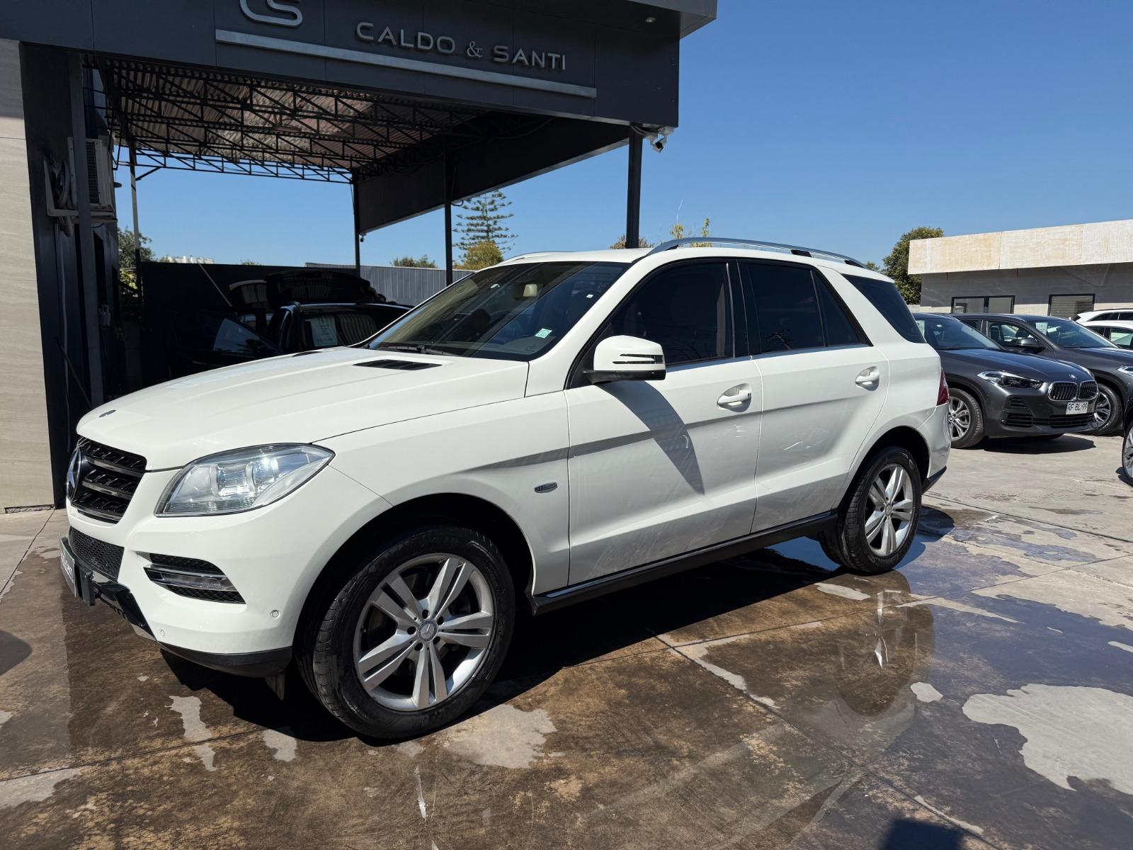 MERCEDES-BENZ ML 350 3.5 AT  2013 BUEN ESTADO, CON SUS 2 LLAVES - 