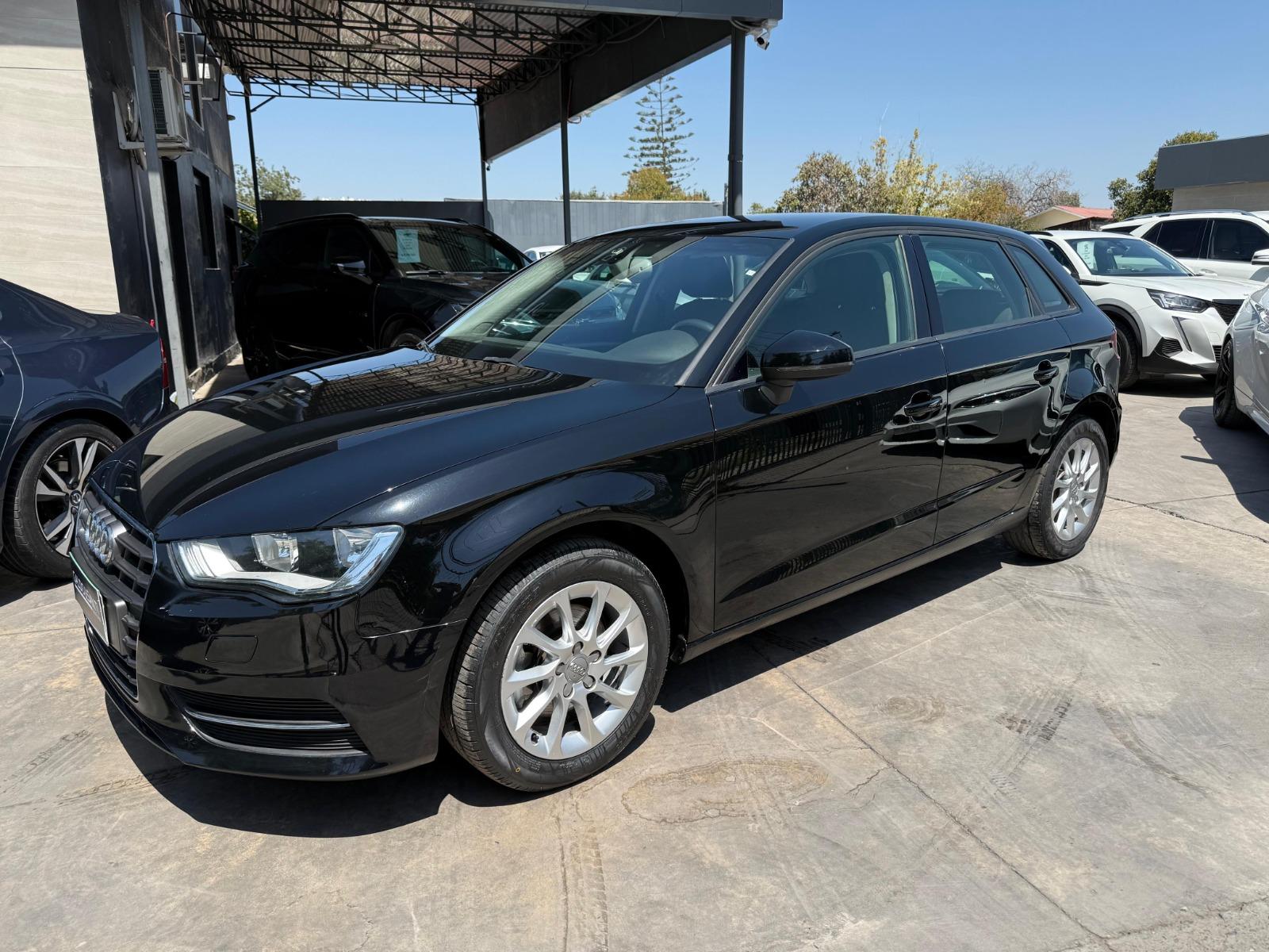 AUDI A3 1.2 MECANICO 5PTAS 2016 BUEN ESTADO, CON SUS 2 LLAVES - CALDO SANTI