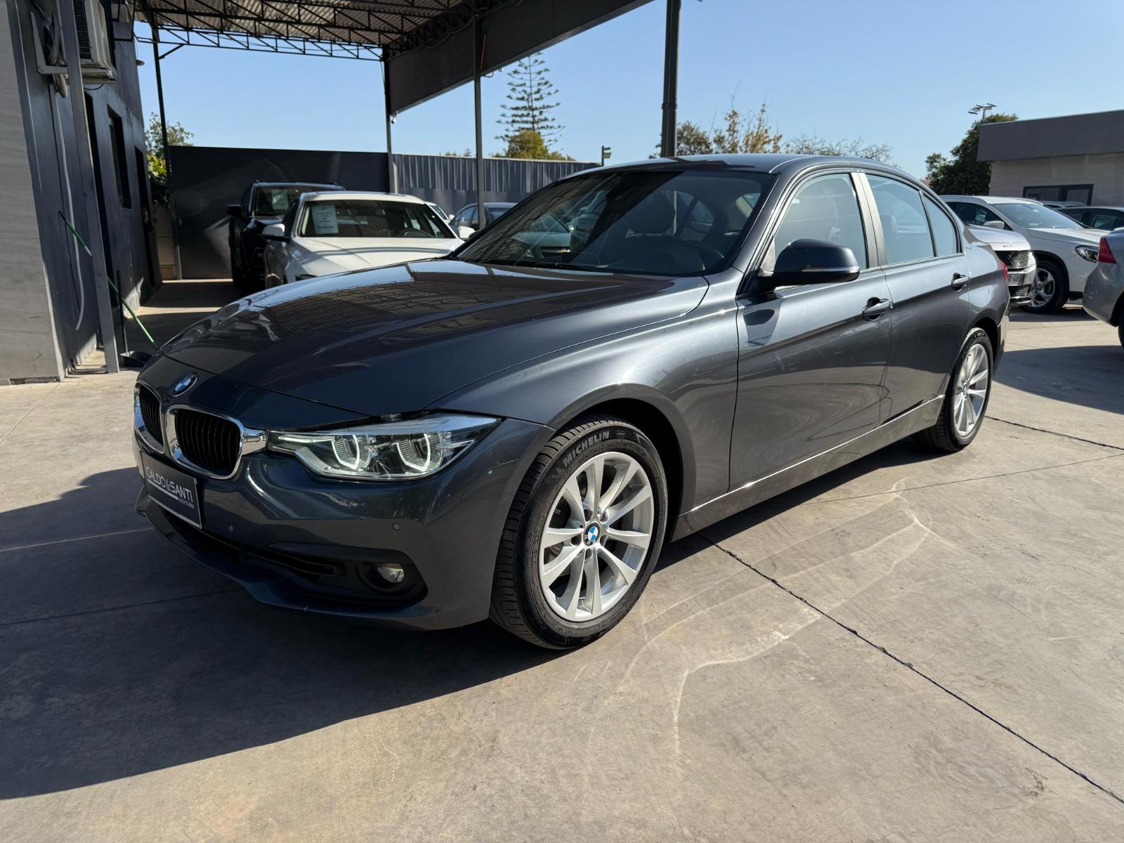 BMW 320I 2.0 TURBO 2017 BUEN ESTADO 2 LLAVES - CALDO SANTI