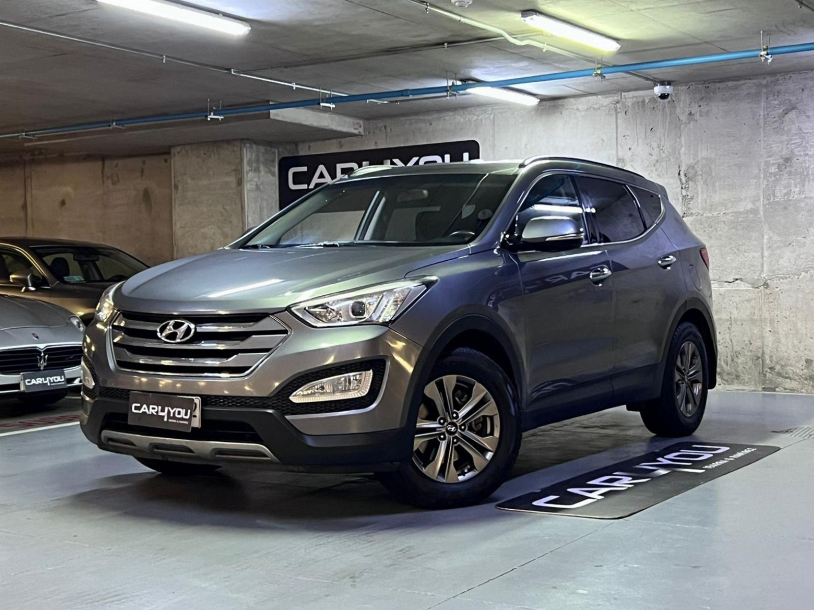 HYUNDAI SANTA FE GLS DIESEL 2015 UN DUEÑO TRES CORRIDAS DE ASIENTOS - 