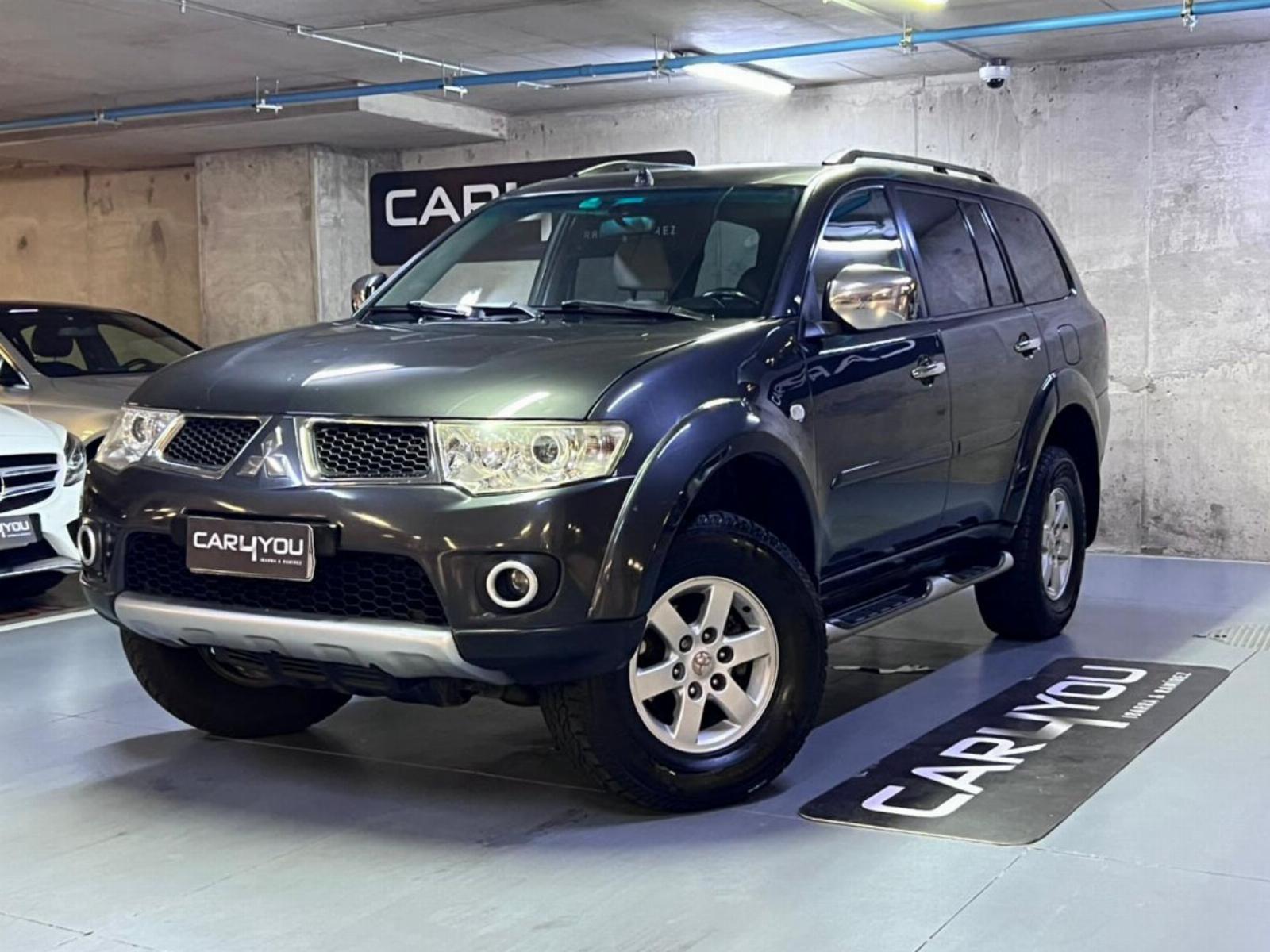 MITSUBISHI MONTERO SPORT 4X4 2012 TRES CORRIDAS DE ASIENTOS - FULL MOTOR