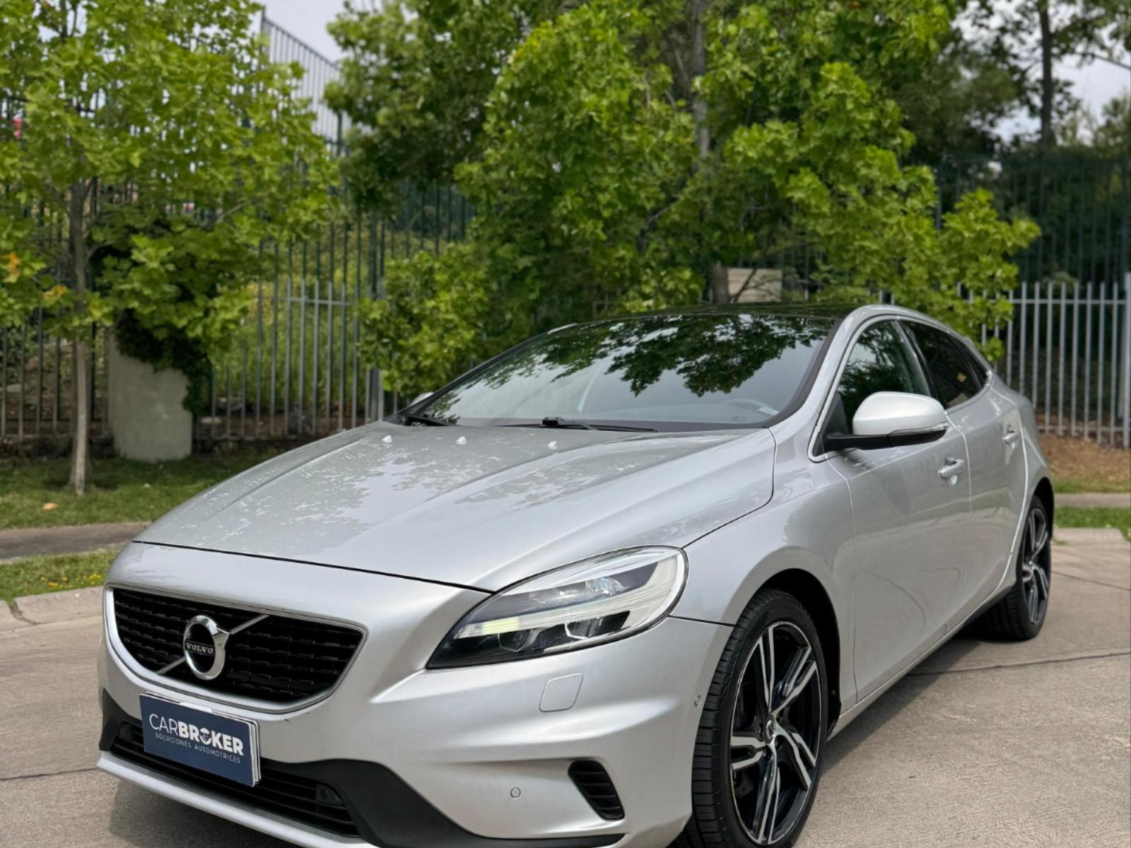 VOLVO V40 2018 Volvo V40 2.0 T5 R-Design 2018 - FULL MOTOR