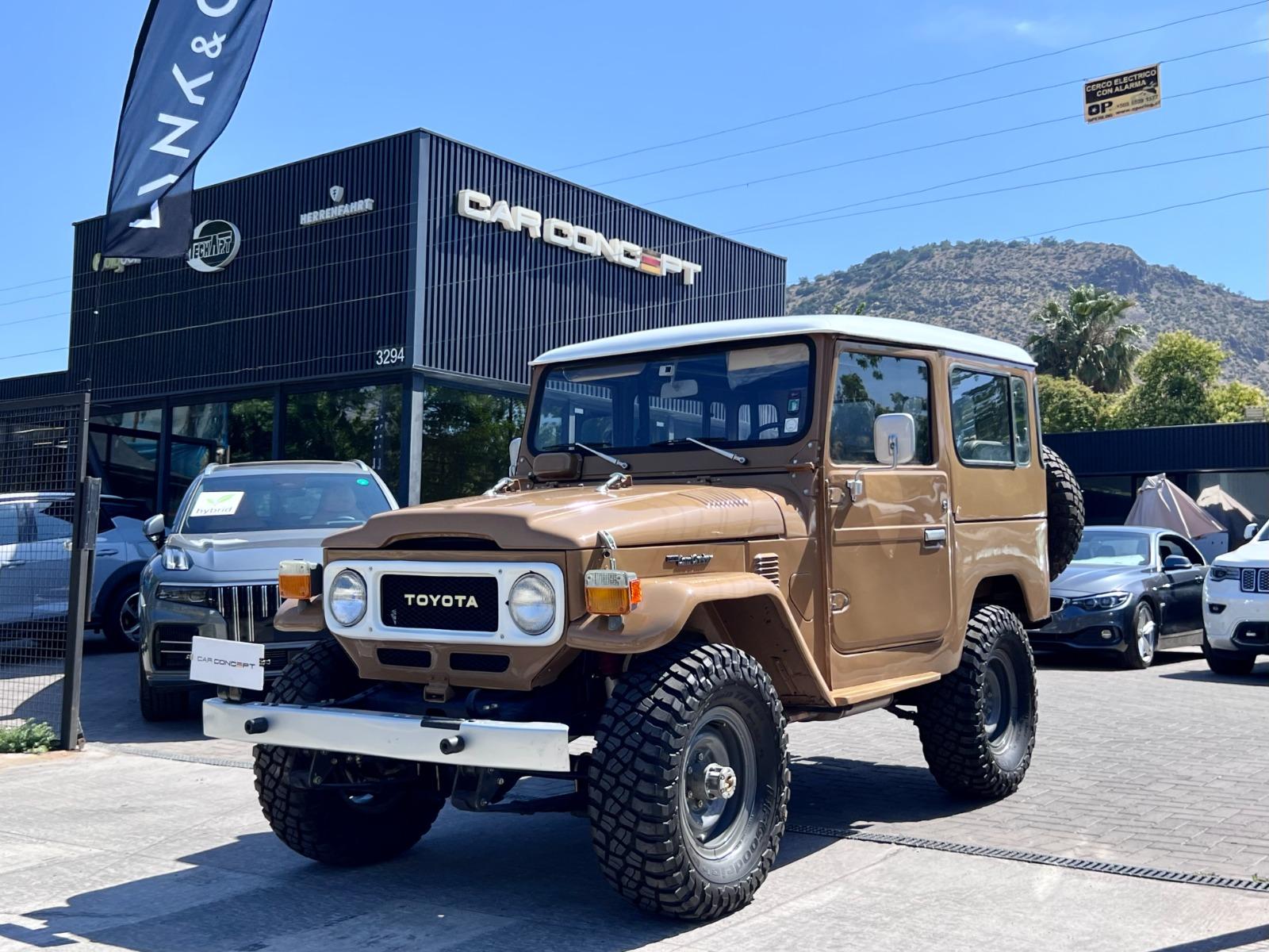 TOYOTA LAND CRUISER  FJ40 4x4 1981 RESTAURADO COMPLETO - Car Concept