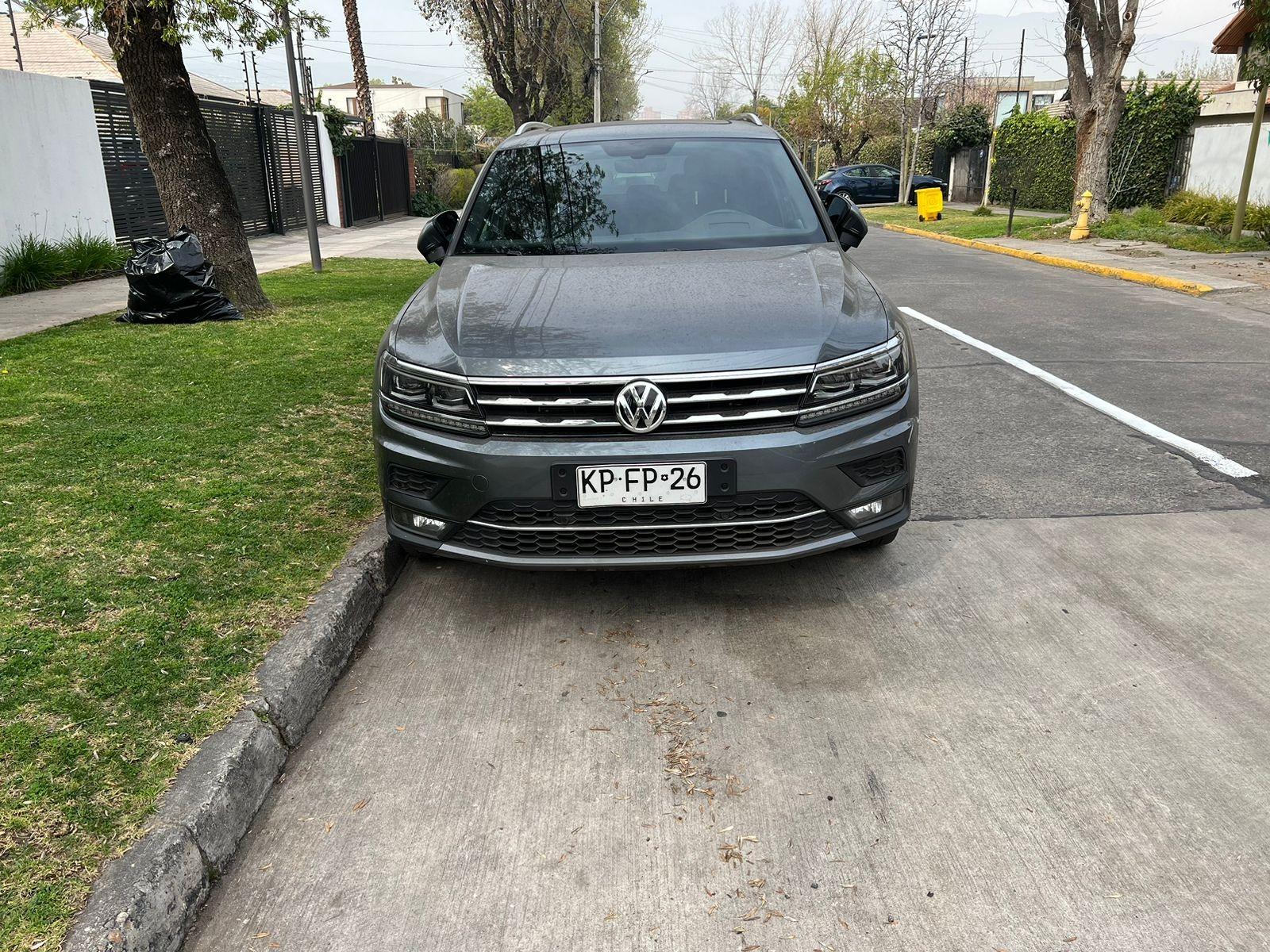 VOLKSWAGEN TIGUAN 1 DUEÑO LIMITED 4 MOTION 2.0 TSI 2018 AUT MANTENCIONES EN LA MARCA 3 CORRIDAS TECHO PANO - Automoviles El Golf