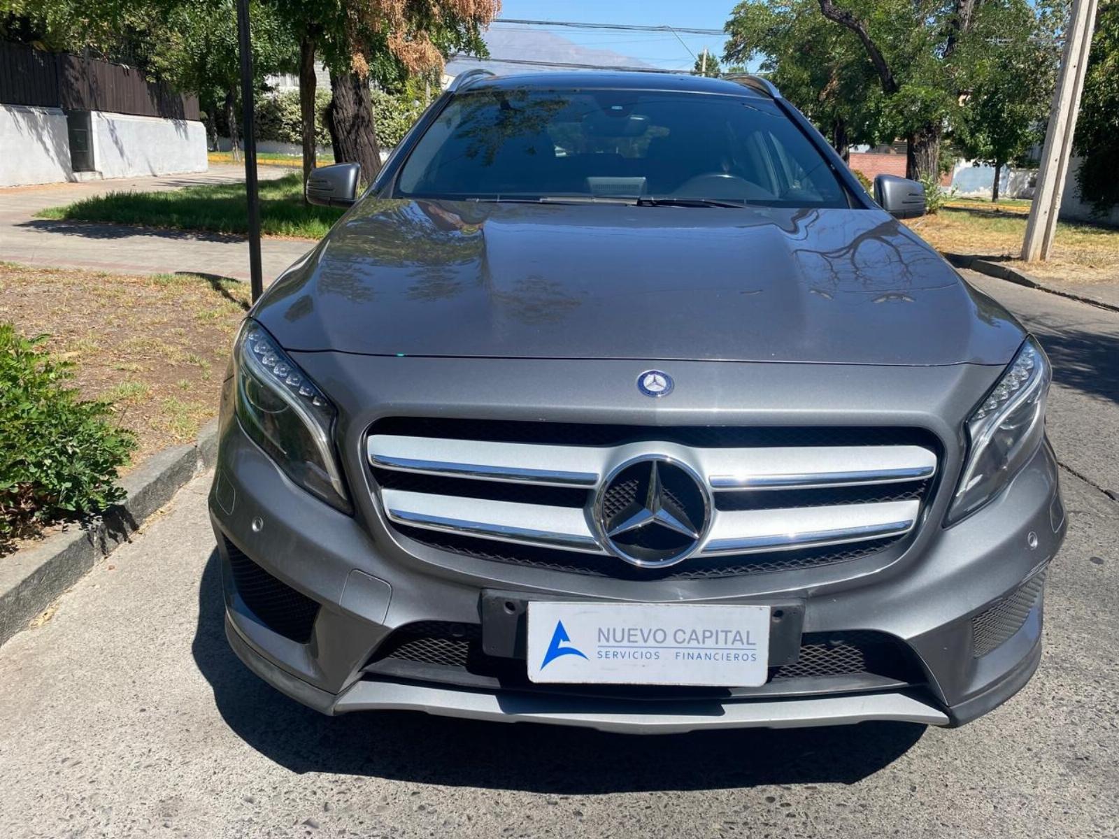 MERCEDES-BENZ GLA 220 DIESEL 4 MATIC 2.1 TURBO AUT 2017 7 AIRBAG SUNROOF PANORÁMICO PADDLE SHIFT LÁMINAS S - Automoviles El Golf