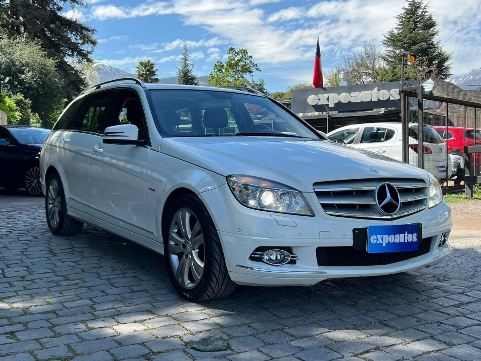 MERCEDES-BENZ C300 AVANTGARDE 3.0 2011 SÓLO 56.900 KILÓMETROS - ExpoAutos