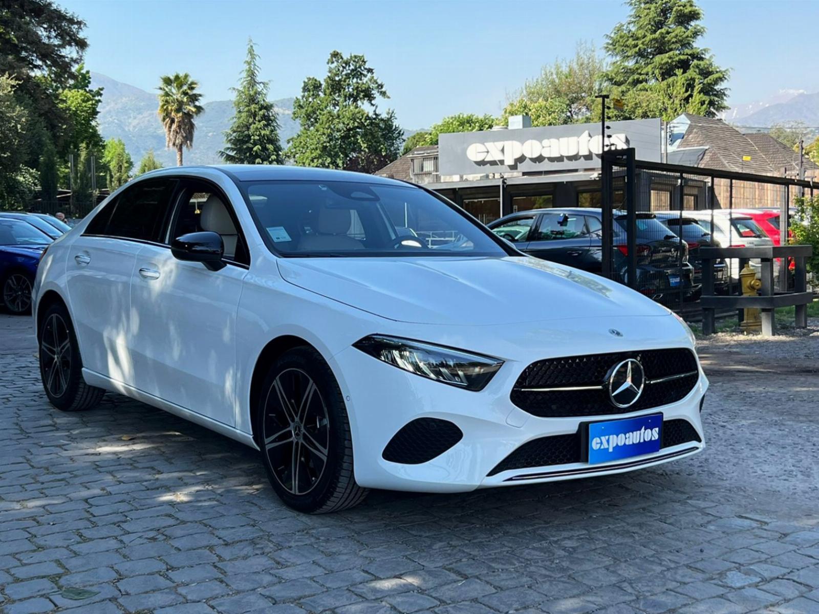 MERCEDES-BENZ A200 GARANTÍA VIGENTE 2025 SÓLO 500 KILÓMETROS - ExpoAutos