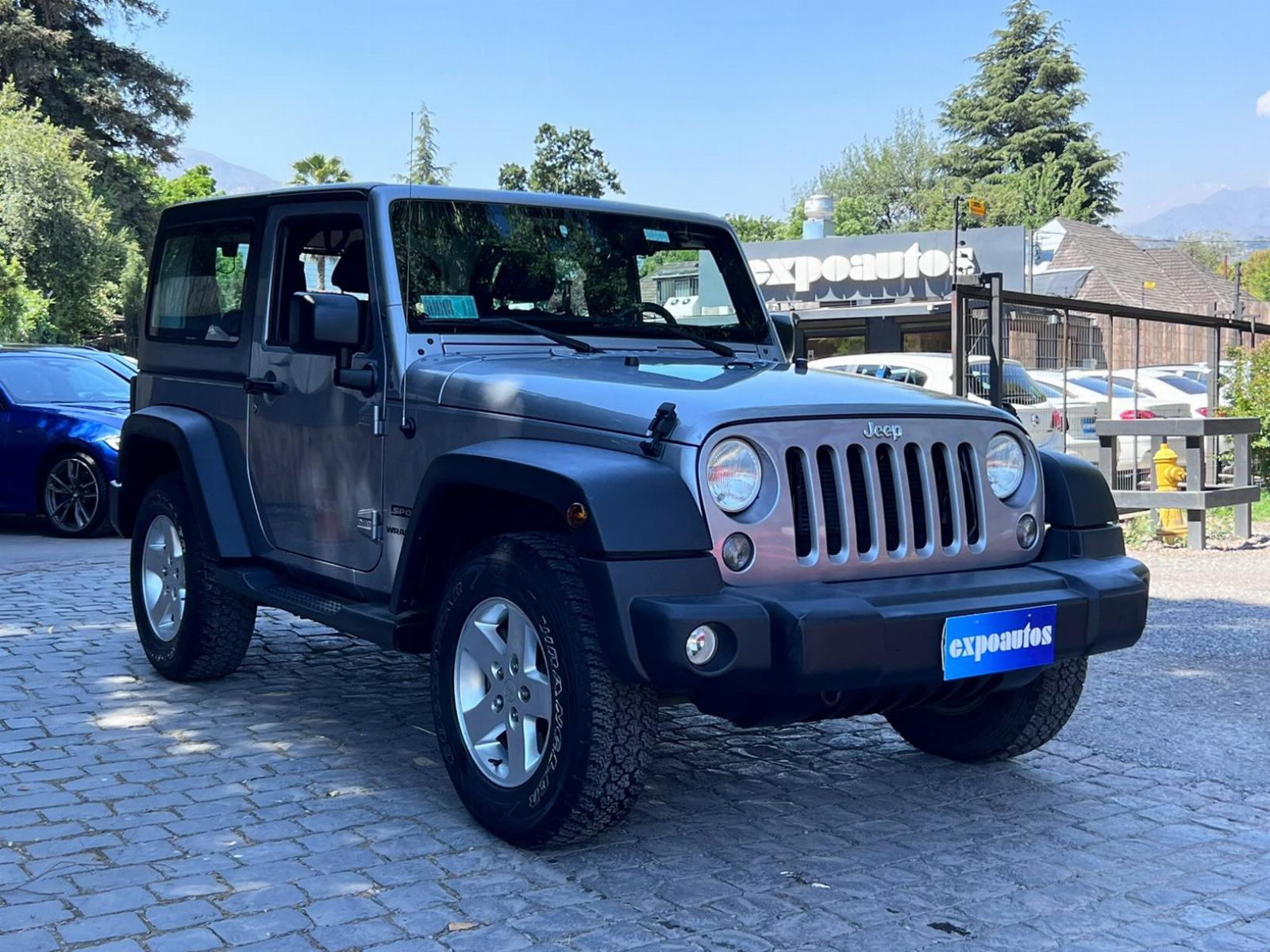 JEEP WRANGLER SPORT 4X4 3.6 2016 MANTENIMIENTO AL DÍA - ExpoAutos