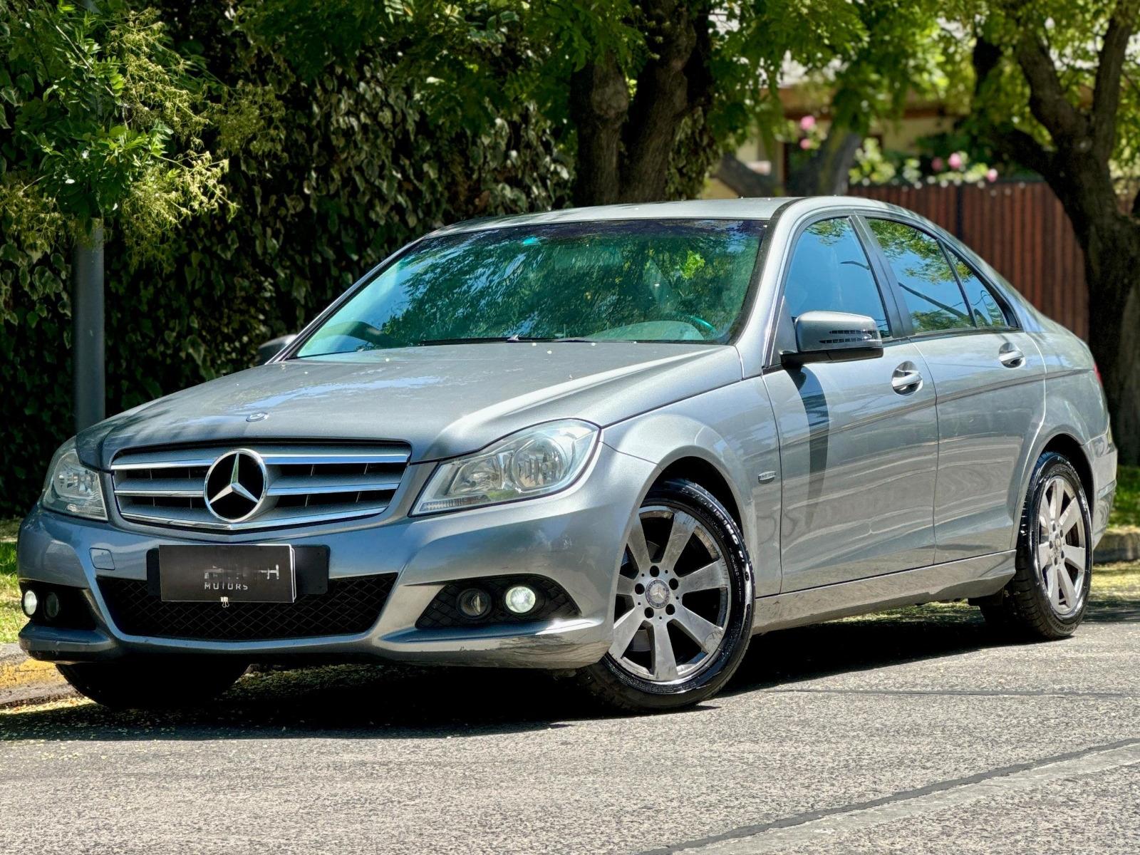 MERCEDES-BENZ C180 1.8 C CGI Blue Efficiency 2012 EXCELENTE OPORTUNIDAD - FULL MOTOR