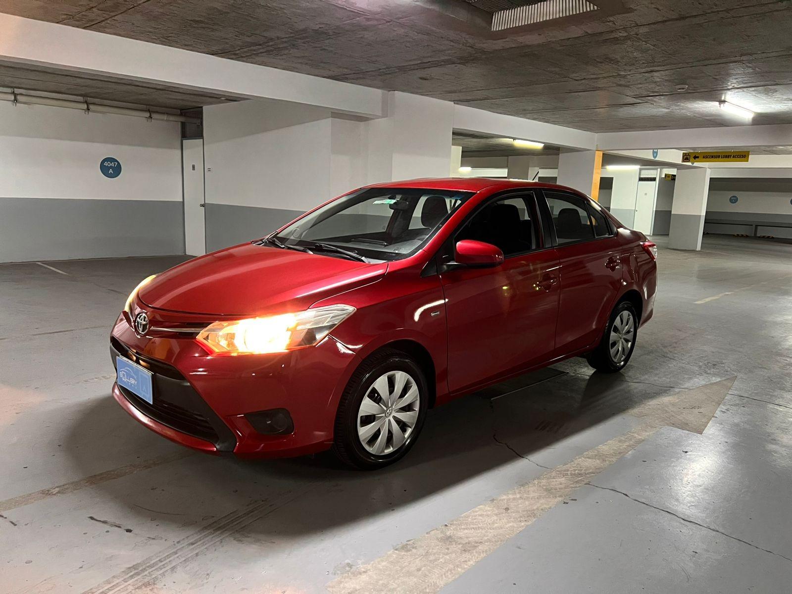 TOYOTA YARIS E 1.5 VVT 2017 solo 58.000 kms - FULL MOTOR