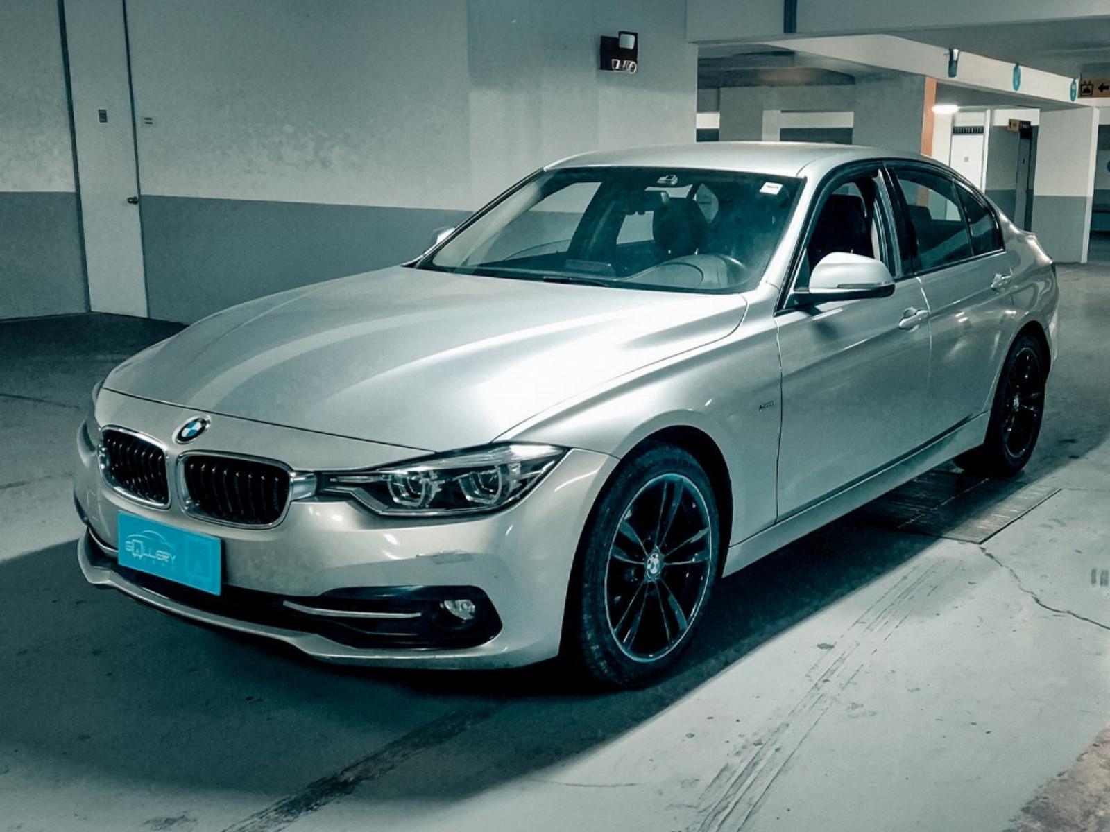 BMW 318I SPORT  2018 SOLO 71000 KMS  - 