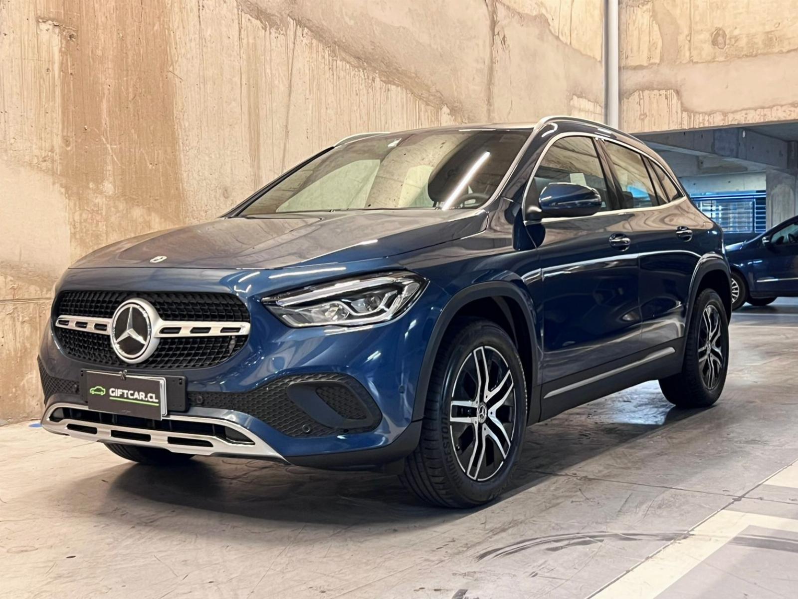 MERCEDES-BENZ GLA 200 UN DUEÑO 2023 GARANTÍA DE FÁBRICA VIGENTE - GiftCar